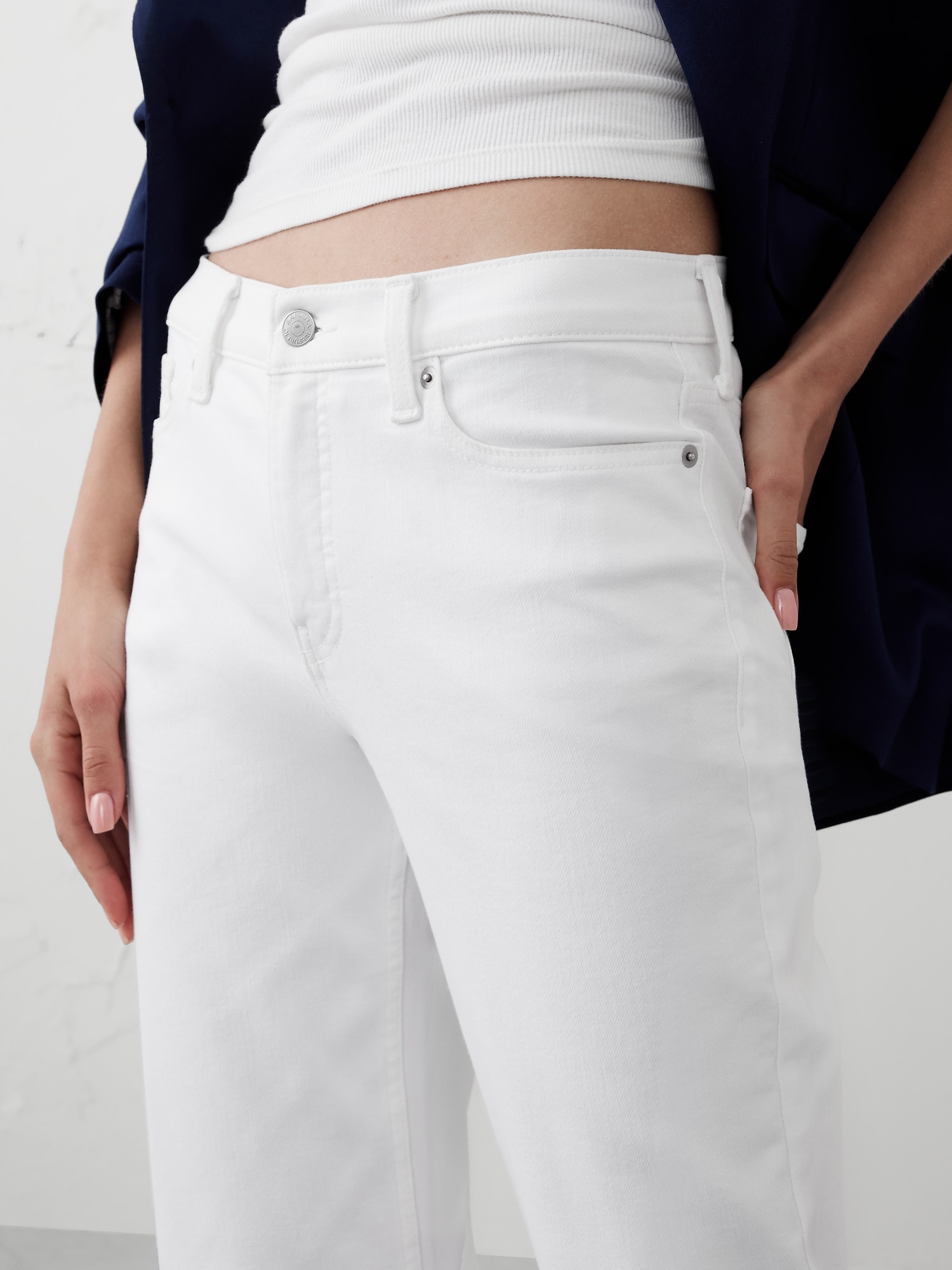 Mid-Rise Slim Jean