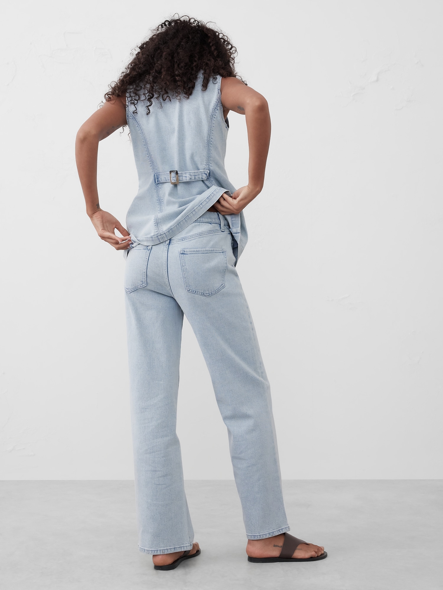 Ultra High-Rise Straight Jean