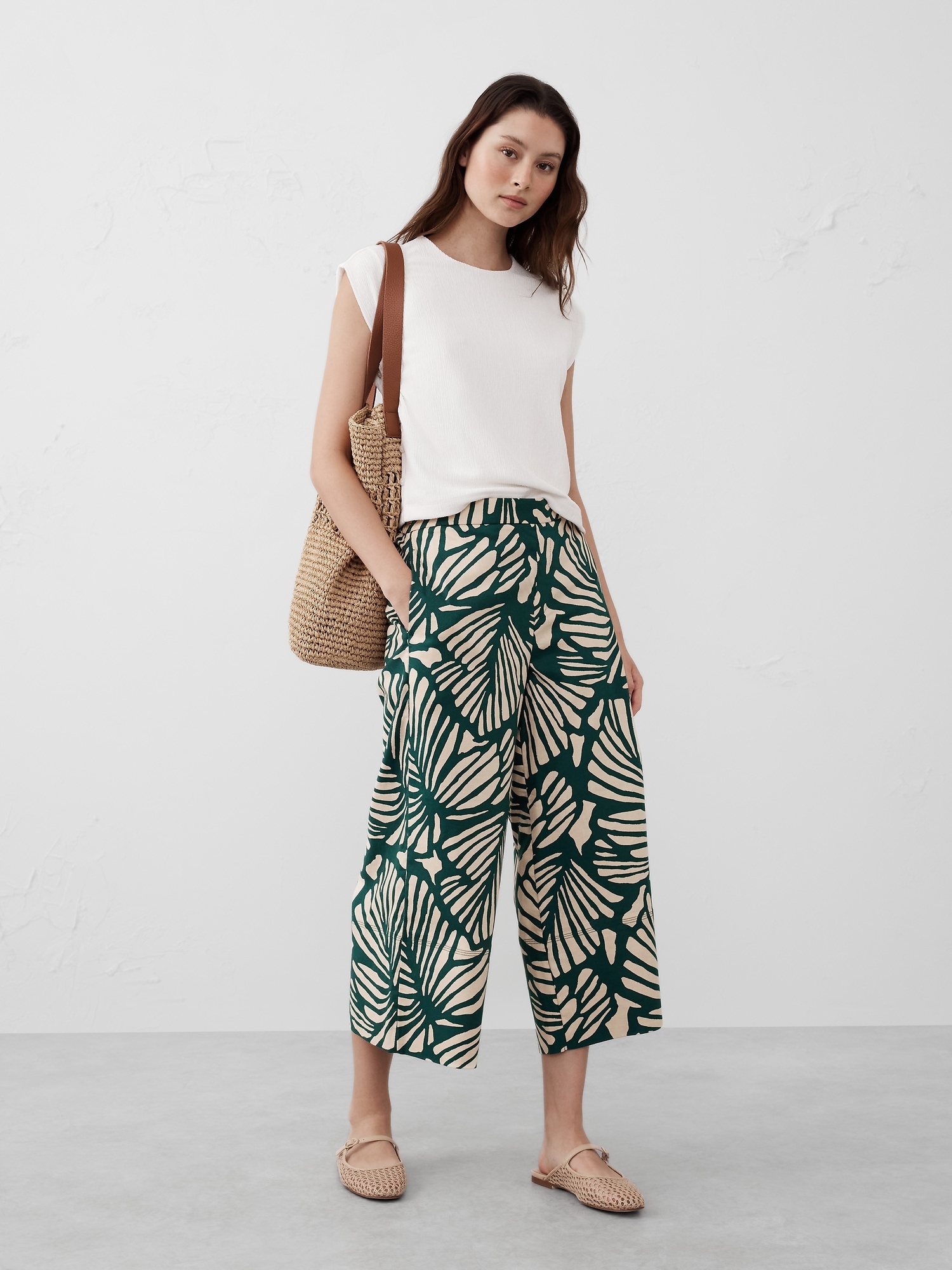 Linen-Blend Wide-Leg Cropped Pull-On Pant - Green