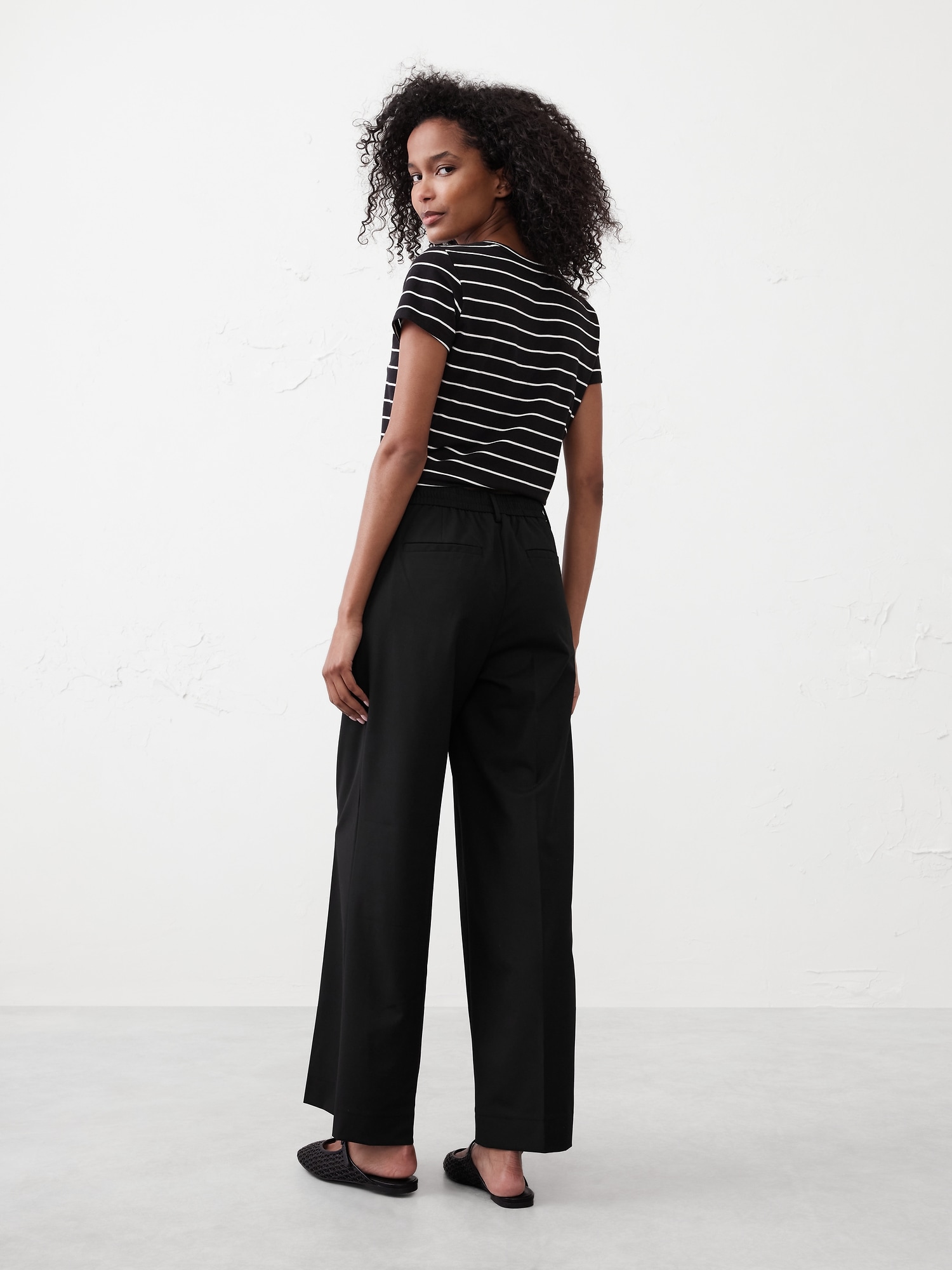 Bi-Stretch Wide-Leg Pant