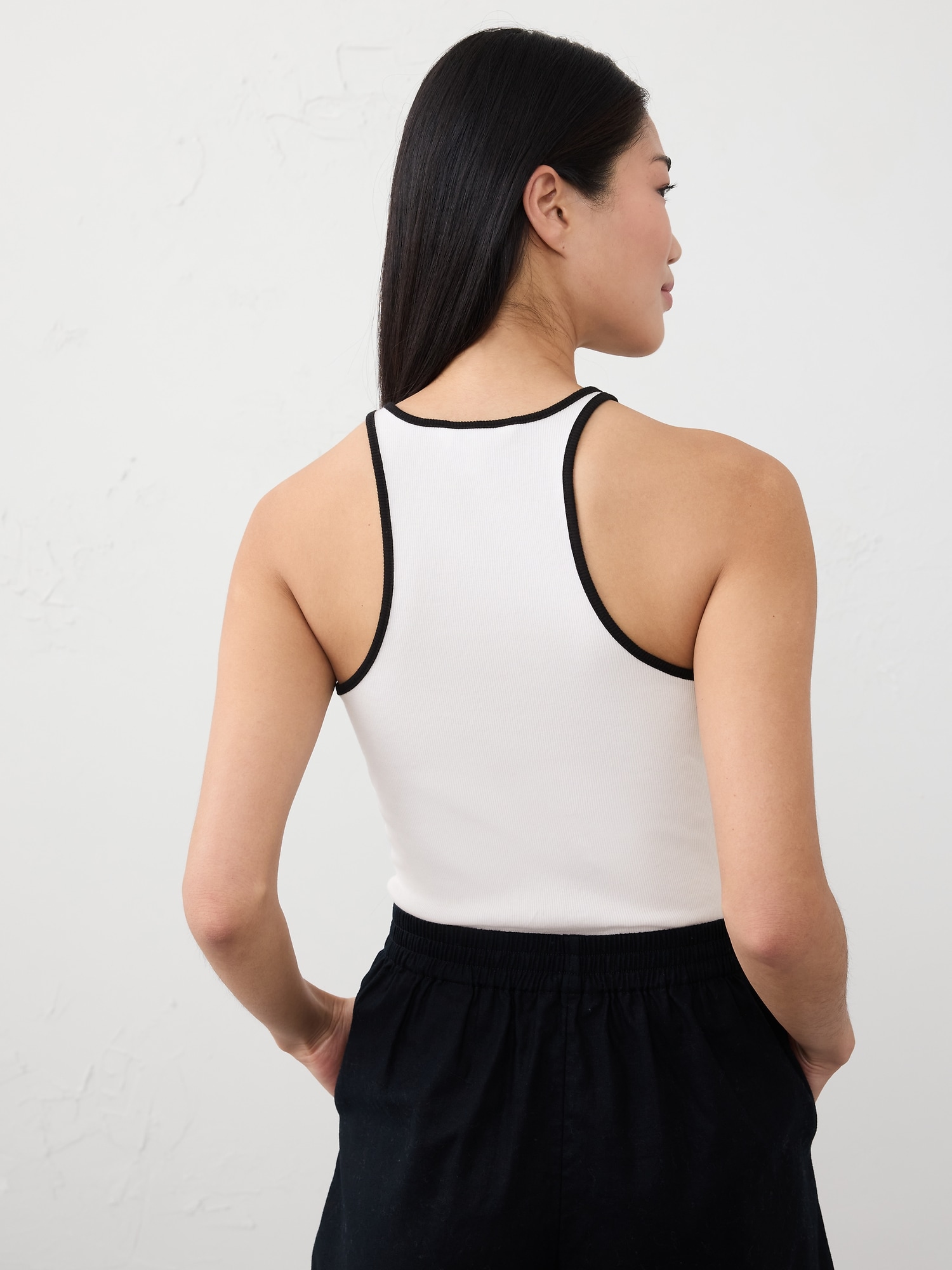 Ribbed Modern Tank