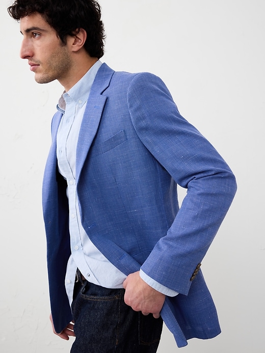 Tailored-Fit Textured Jacket