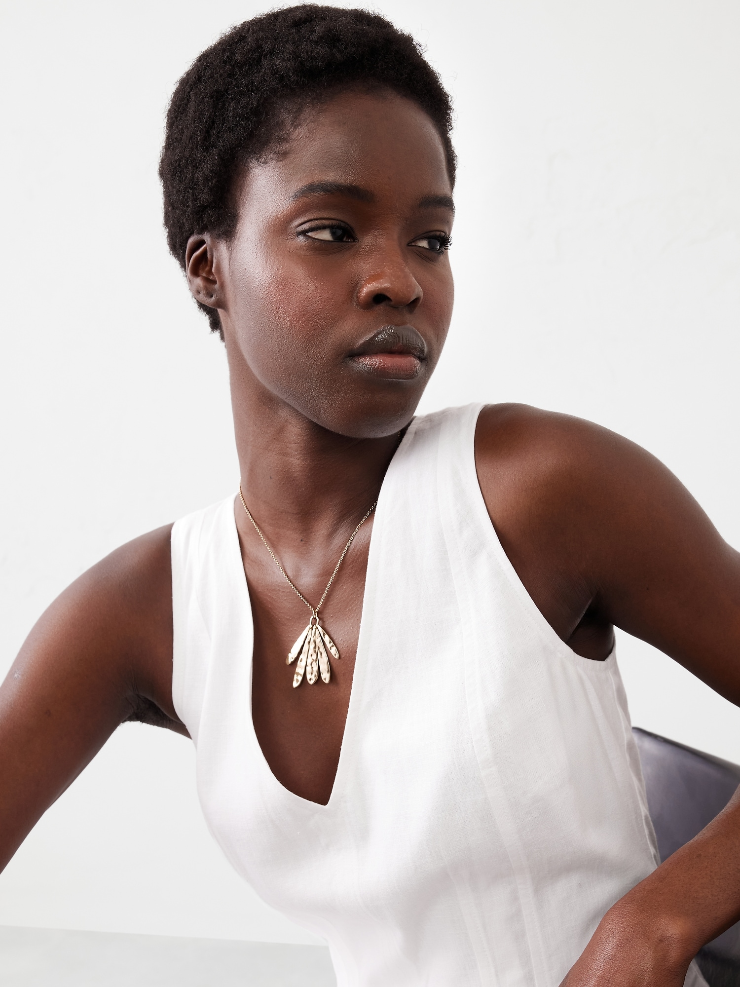 Leaf Pendant Necklace