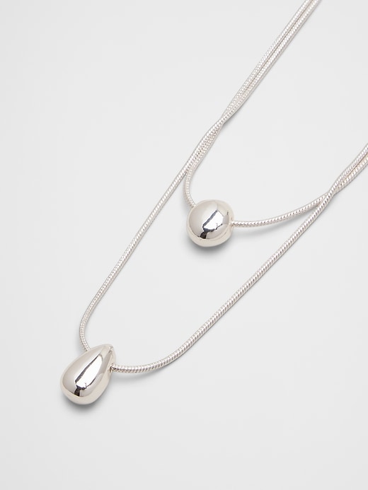 Layered Metal Pendant Necklace