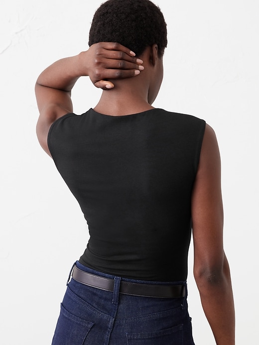 Chemise Haut Contrasté En Noire Sans Manches