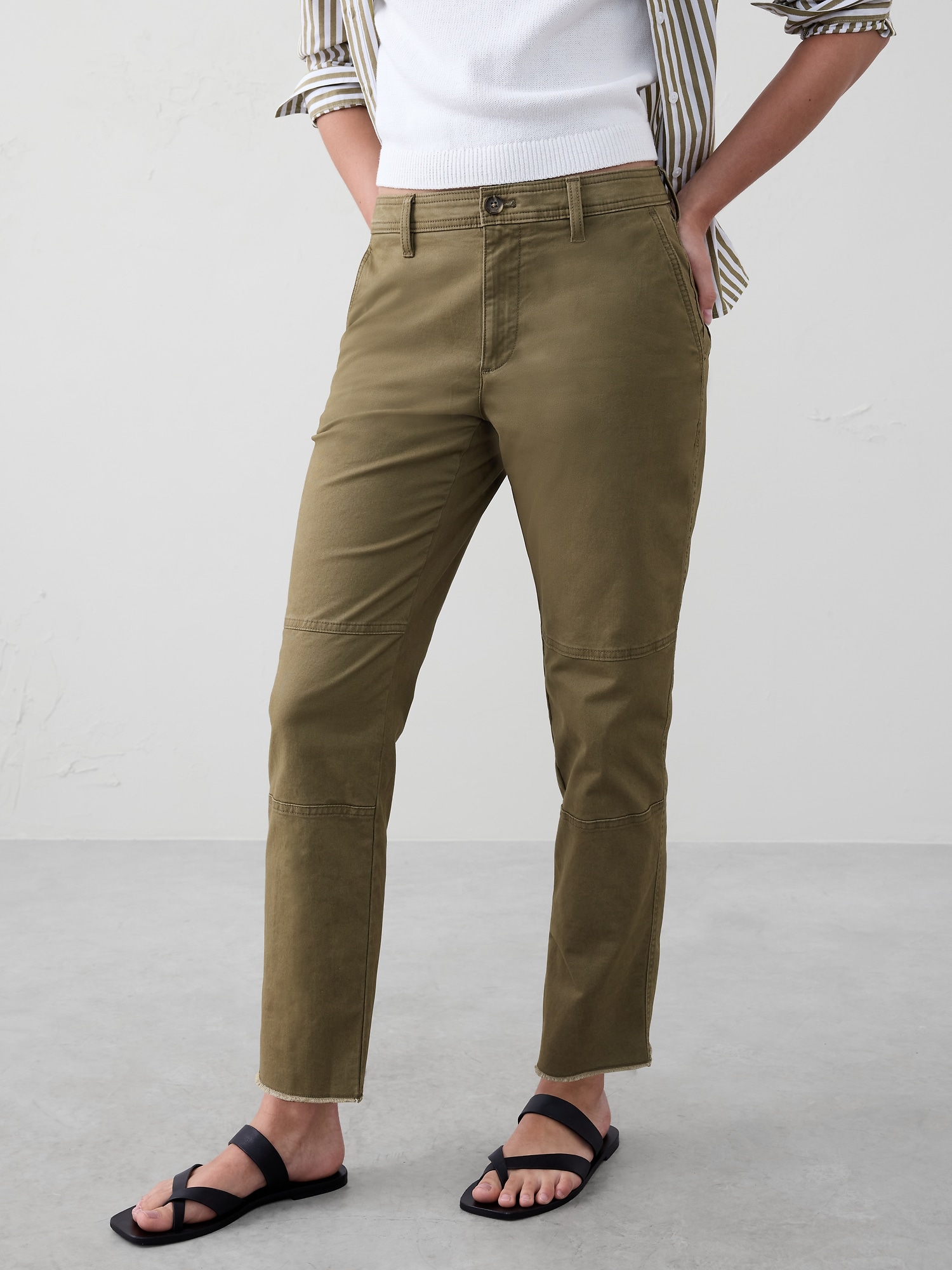 Slim Mid-Rise Pull-On Chino