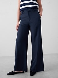 Sculpted Wide-Leg Trouser