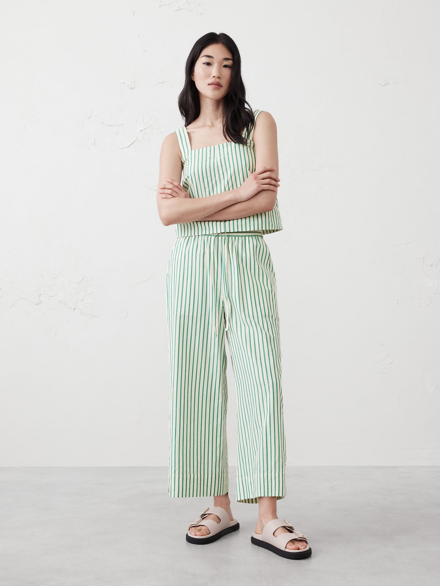 Wide-Leg High-Rise Seersucker Cropped Pull-On Pant