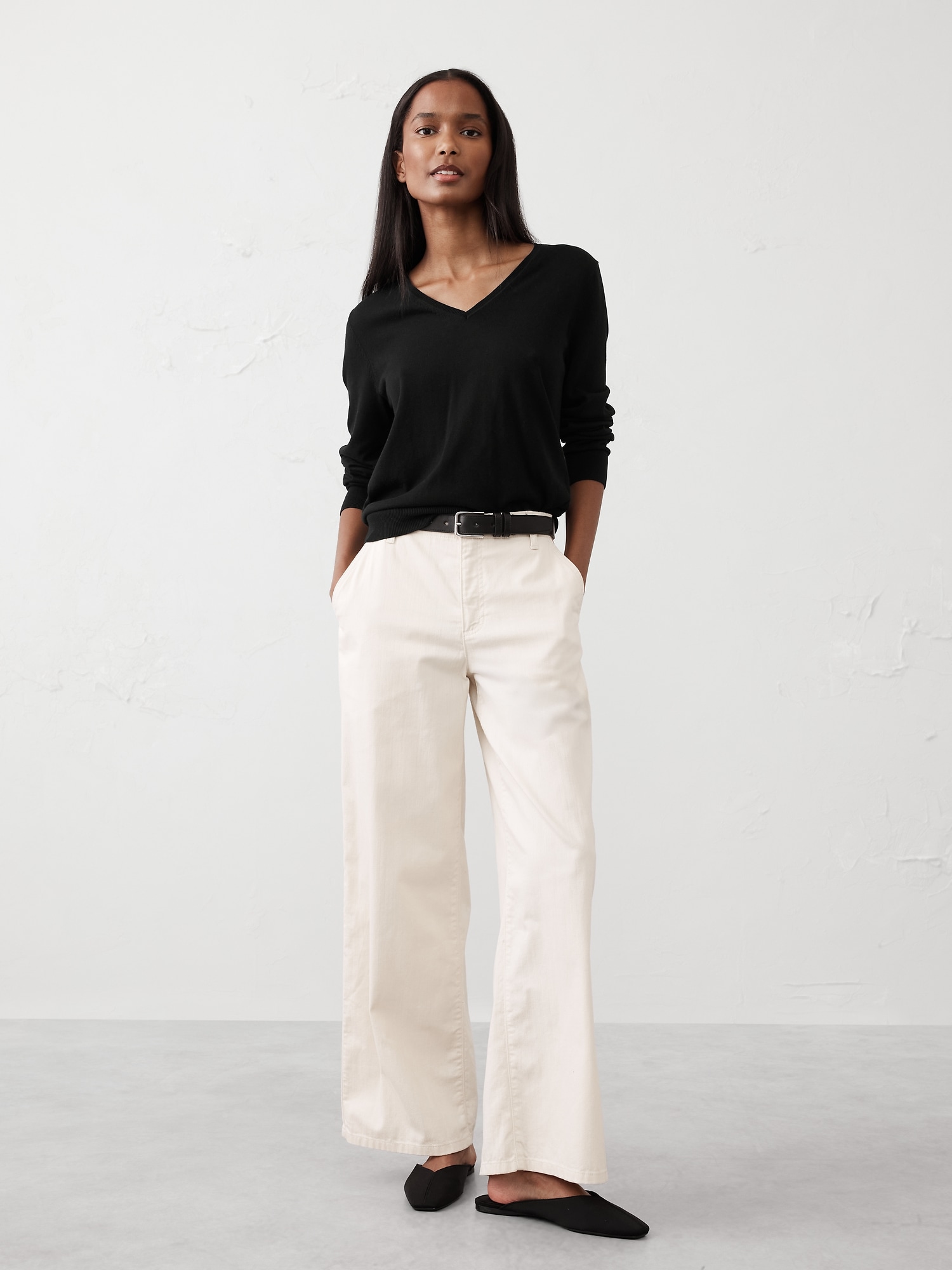 Forever V-Neck Sweater - Black