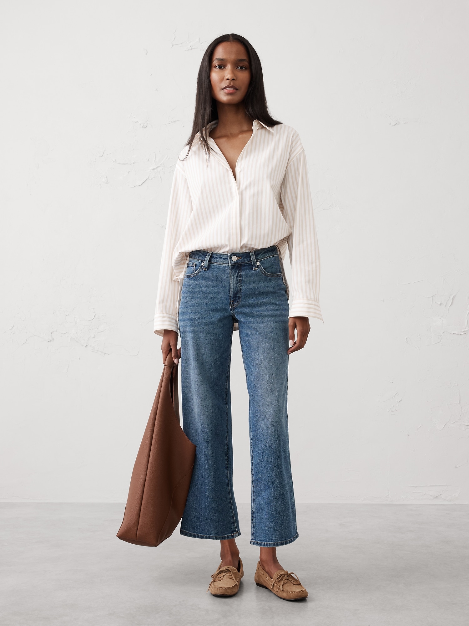 Straight Mid-Rise Cropped Jean