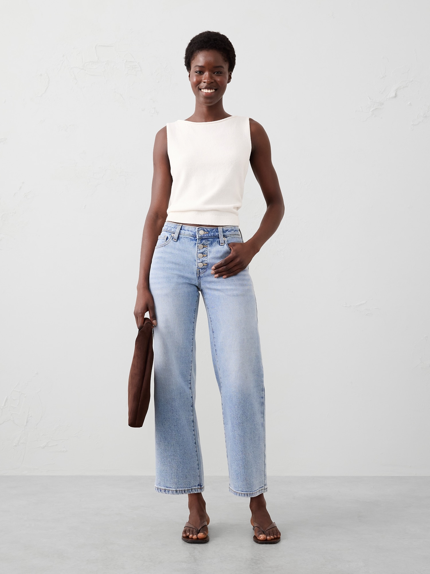 Straight Mid-Rise Cropped Jean