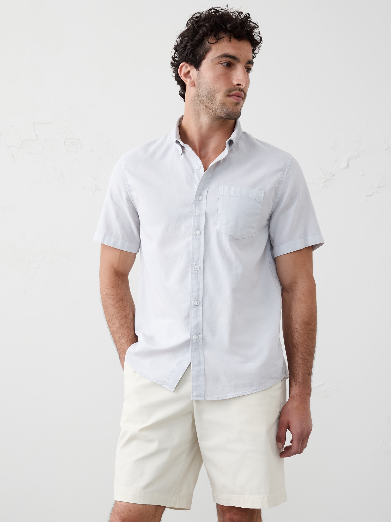 Standard Fit Summerweight Shirt