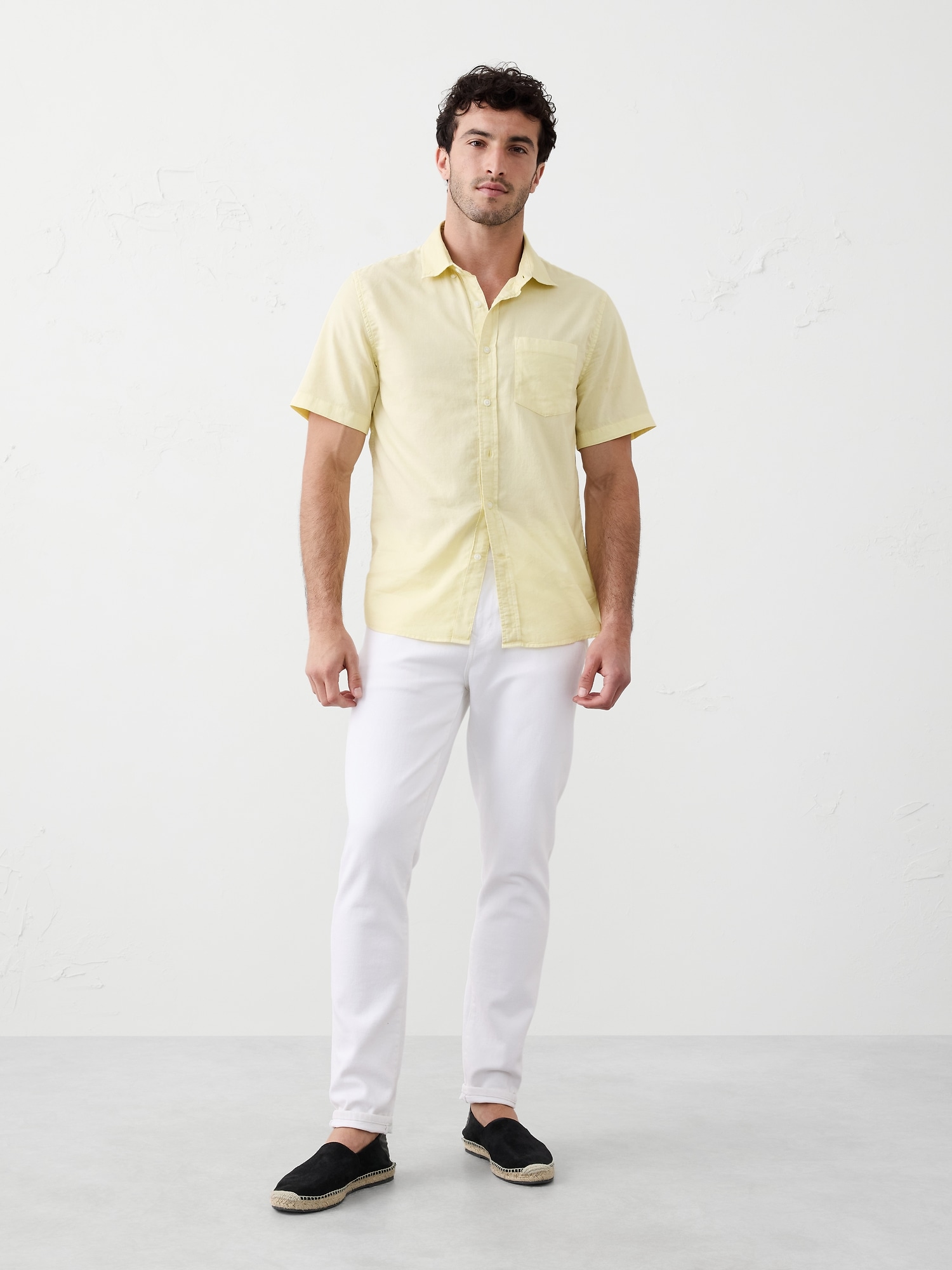 Standard Fit Summerweight Shirt