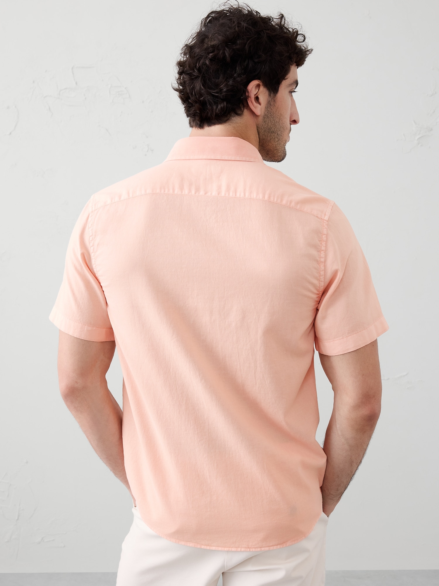 Standard Fit Summerweight Shirt