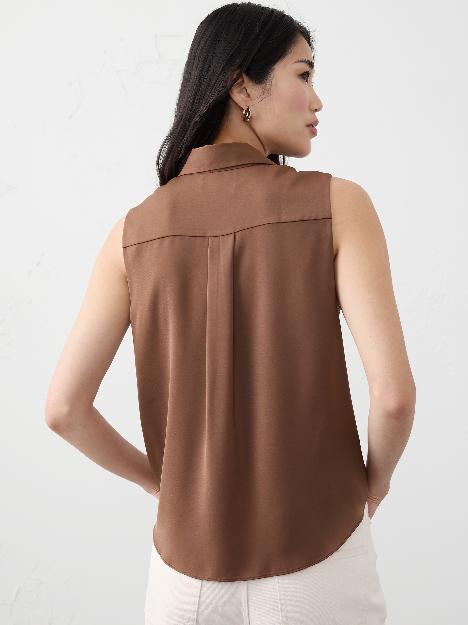 Image number 2 showing, Silky Collared Top