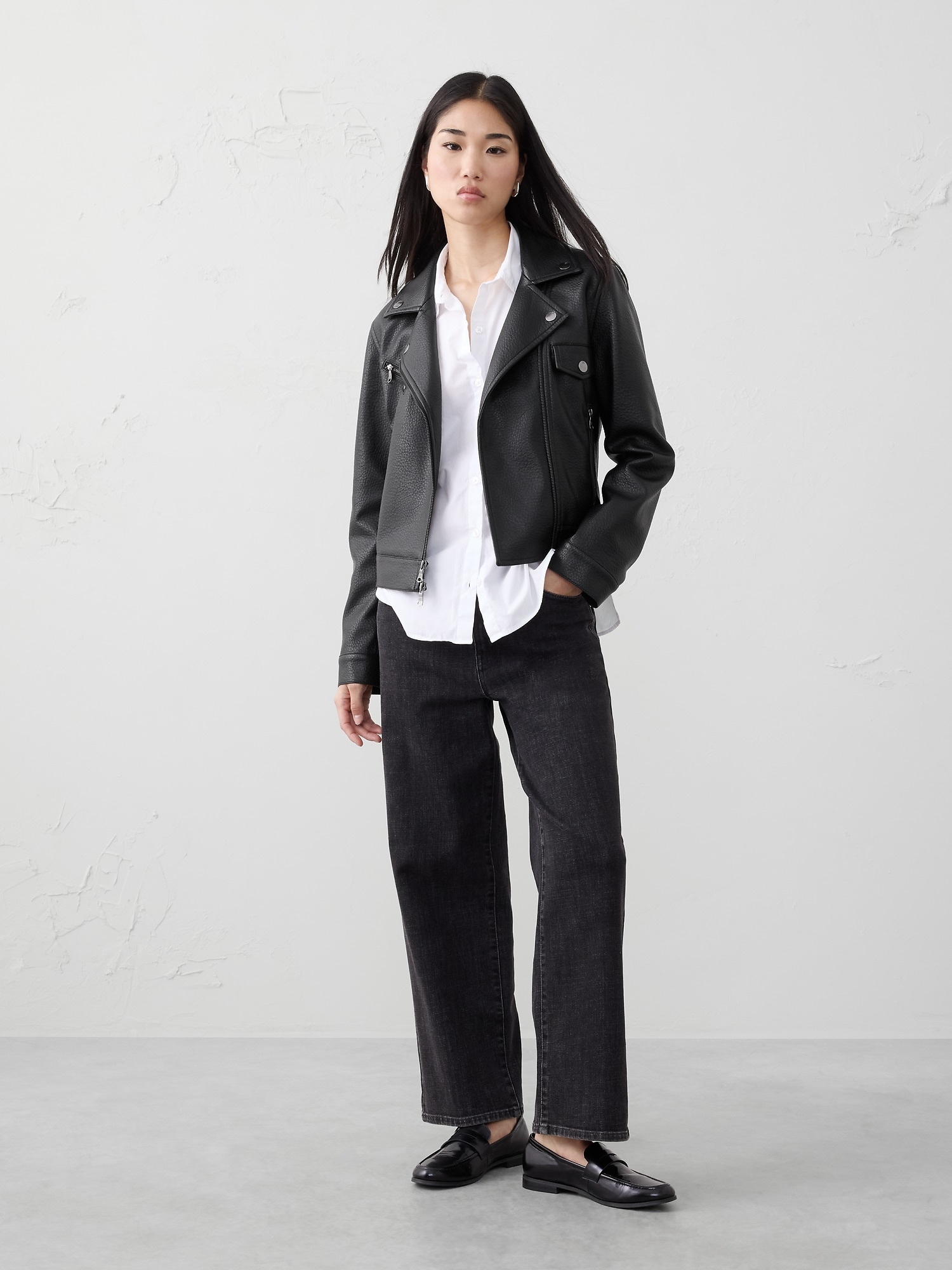VEGAN LEATHER CROPPED MOTO JACKET - Black