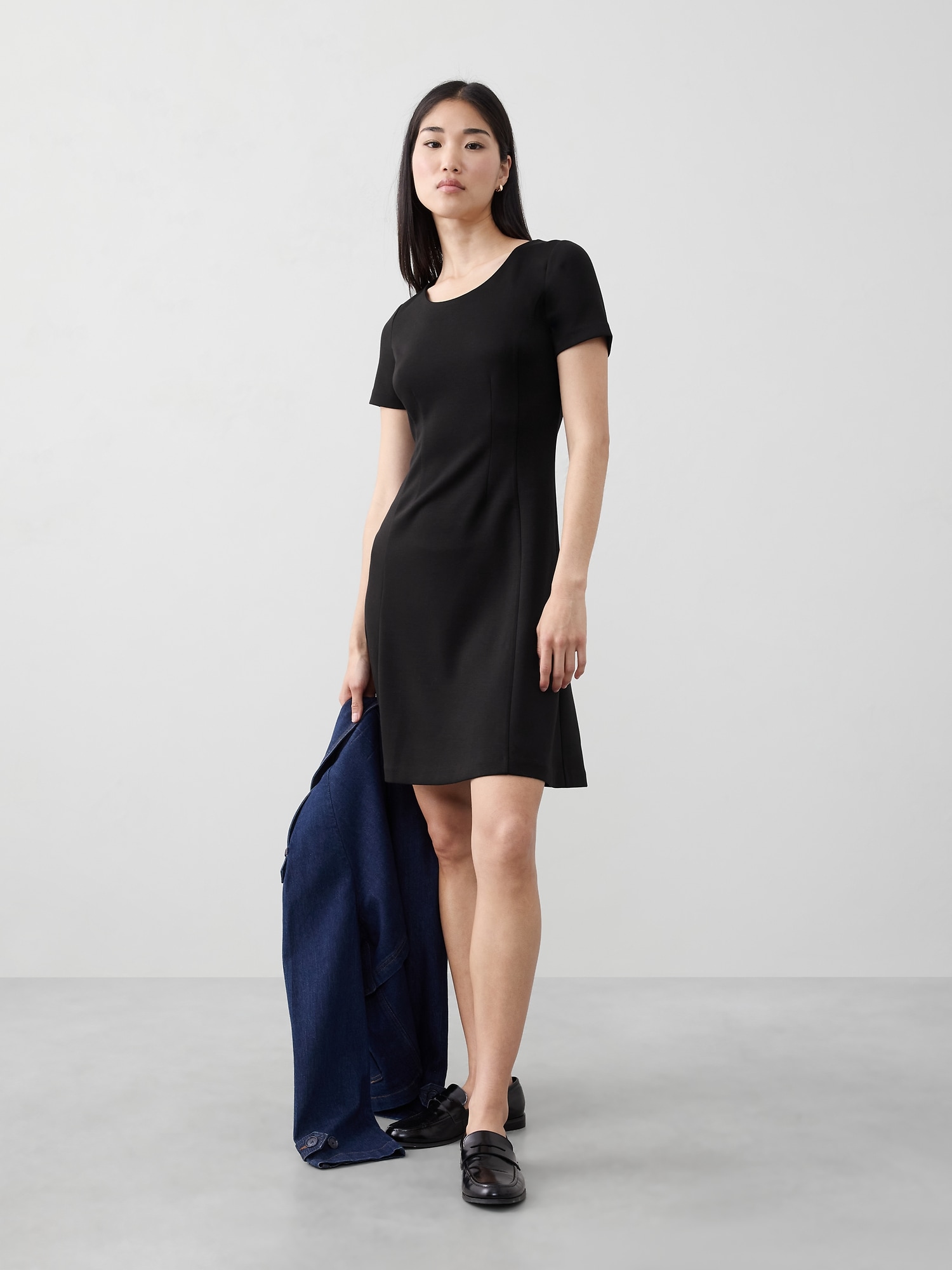 SCUBA KNEE-LENGTH DRESS - Black