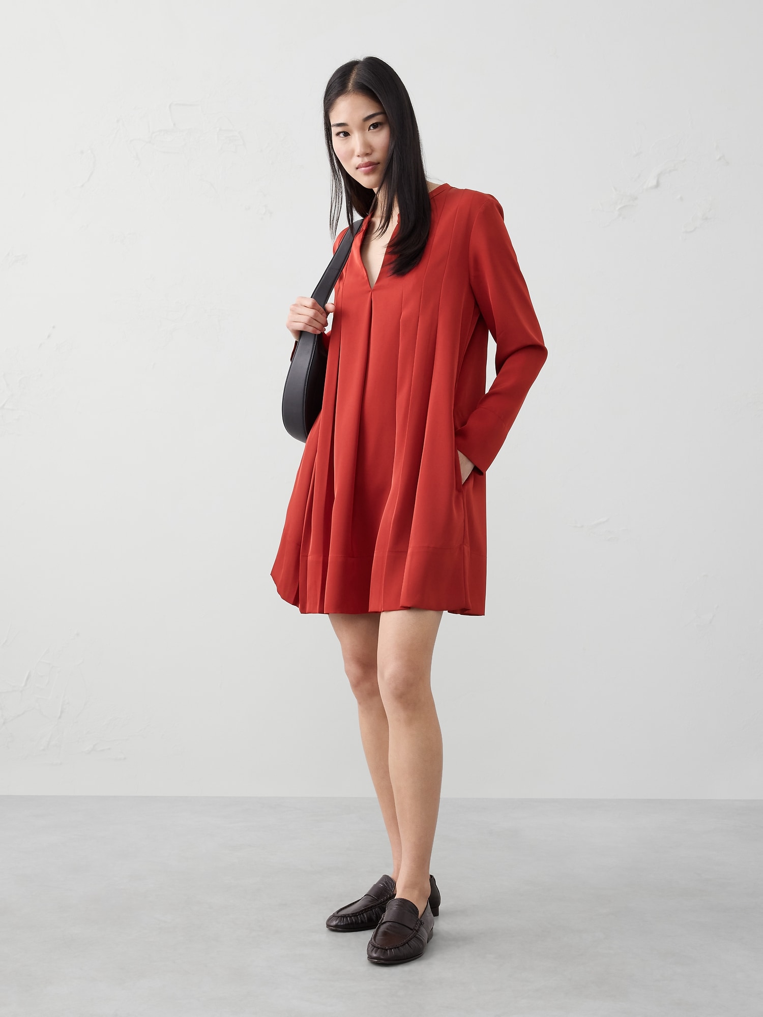 SPLIT-NECK SWING MINI DRESS - Embers