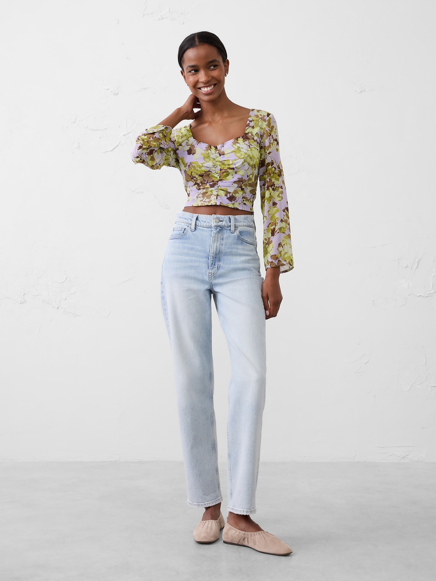 CROPPED SHIRRED SWEETHEART-NECK TOP - Yellow Floral