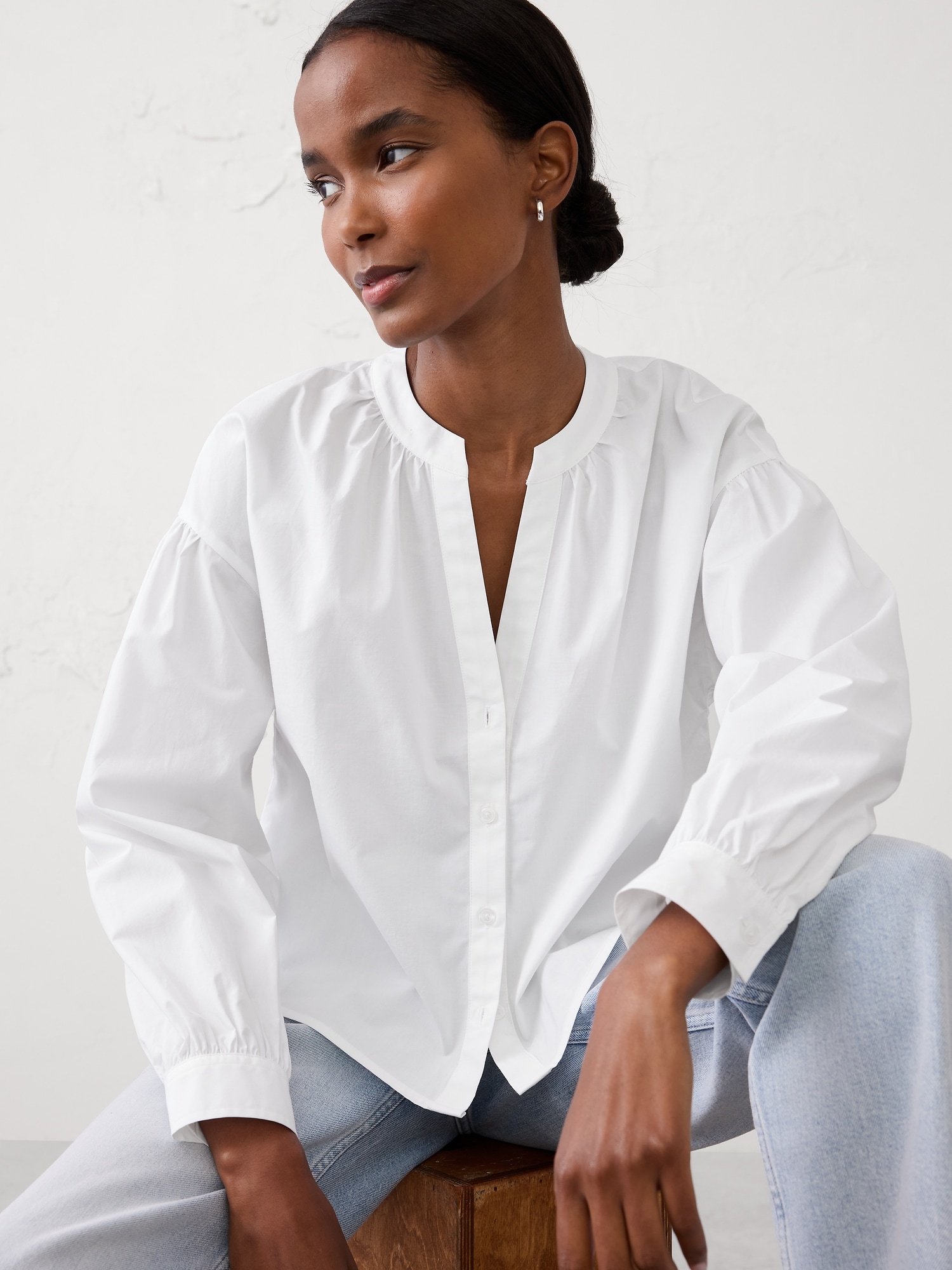 Image number 1 showing, POPLIN PUFF-SLEEVE BUTTONED TOP