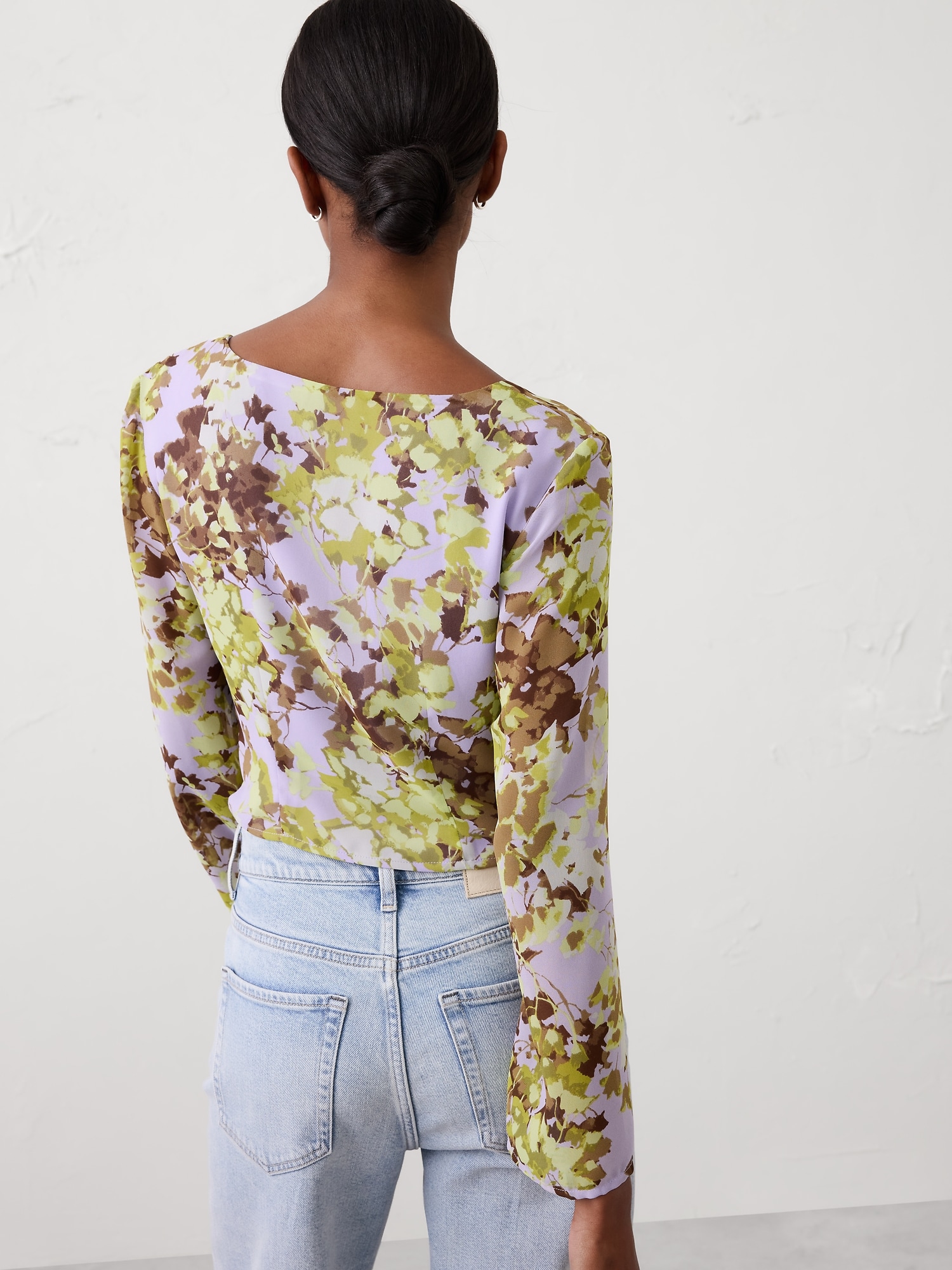 Image number 2 showing, CROPPED SHIRRED SWEETHEART-NECK TOP