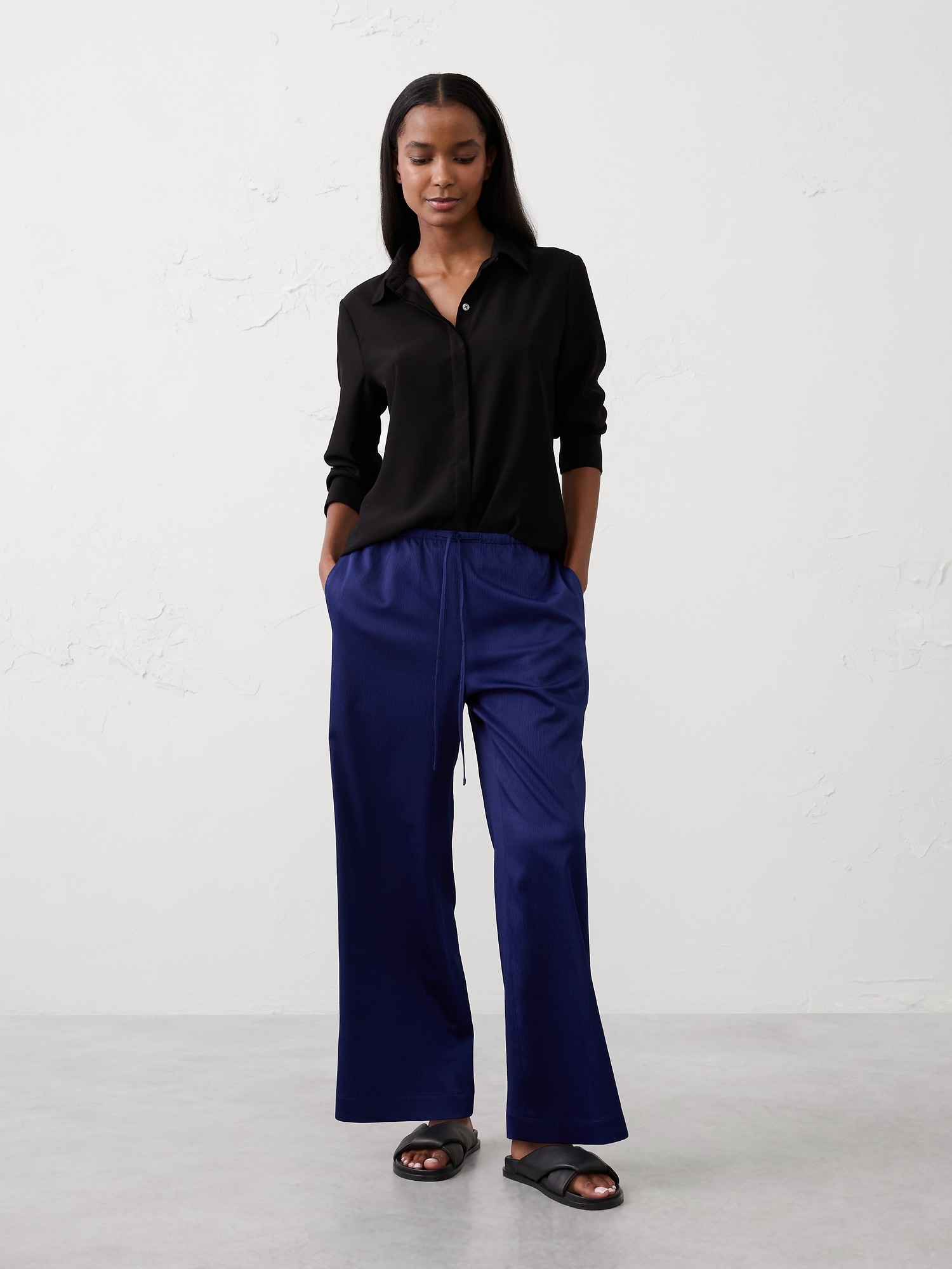 Wide-Leg Crinkled Satin Pull-On Pant - Blue