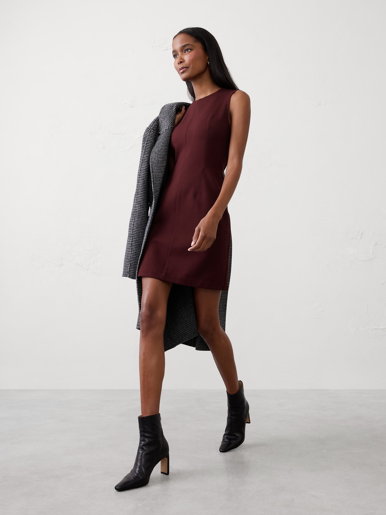 SEAMED SHEATH MINI DRESS - Vino Rosso