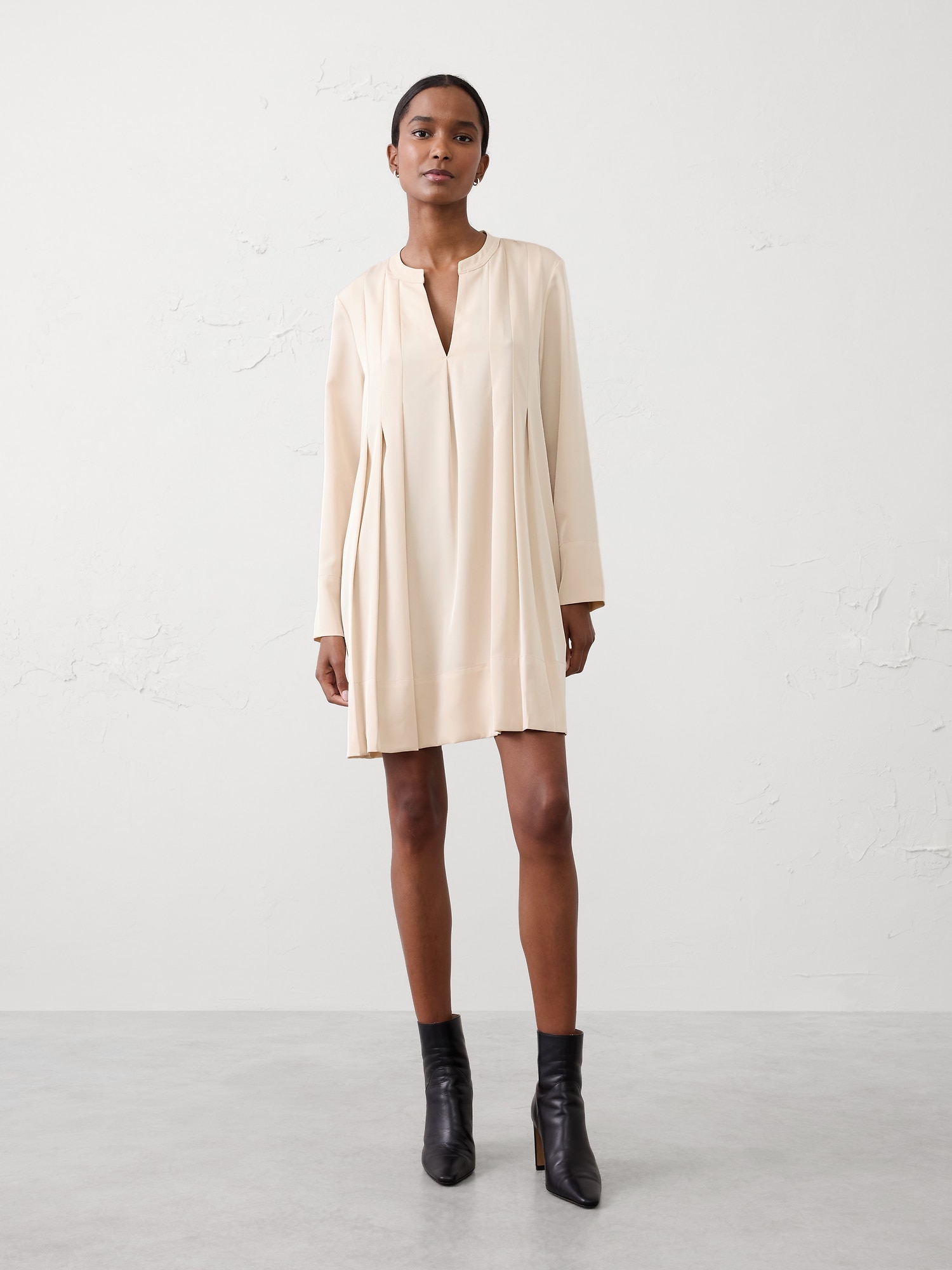 SPLIT-NECK SWING MINI DRESS - Oyster Pearl