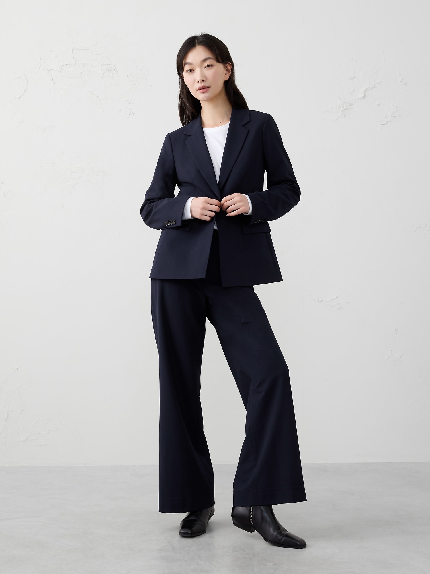 Image number 3 showing, SCULPTED STRETCH BLAZER