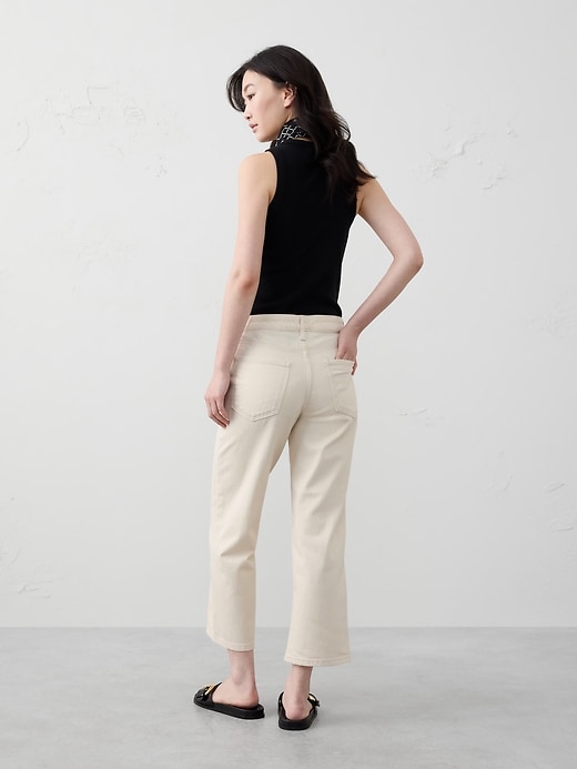 Straight Mid-Rise Cropped Jean