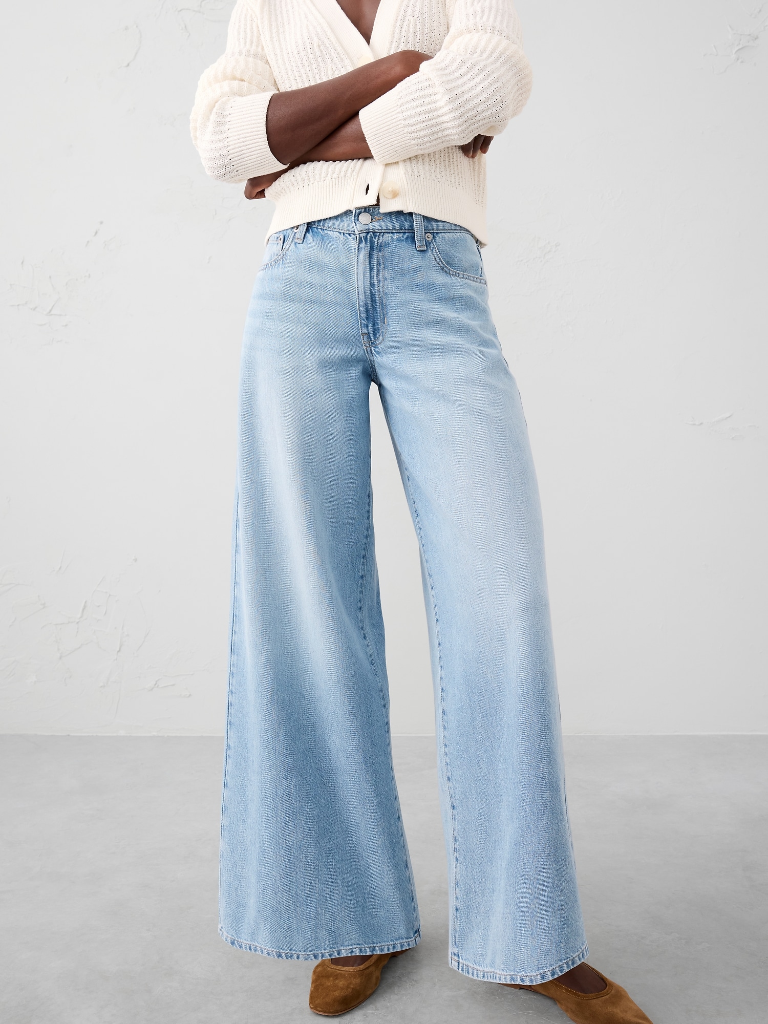Image number 3 showing, Wide-Leg Mid-Rise Baggy Jean