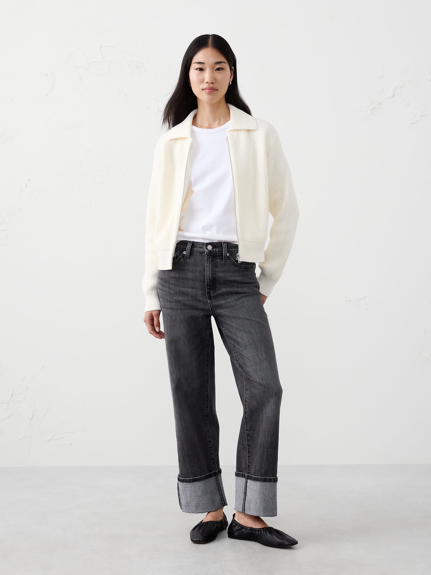 Straight High-Rise Jean - Light Gray Wash