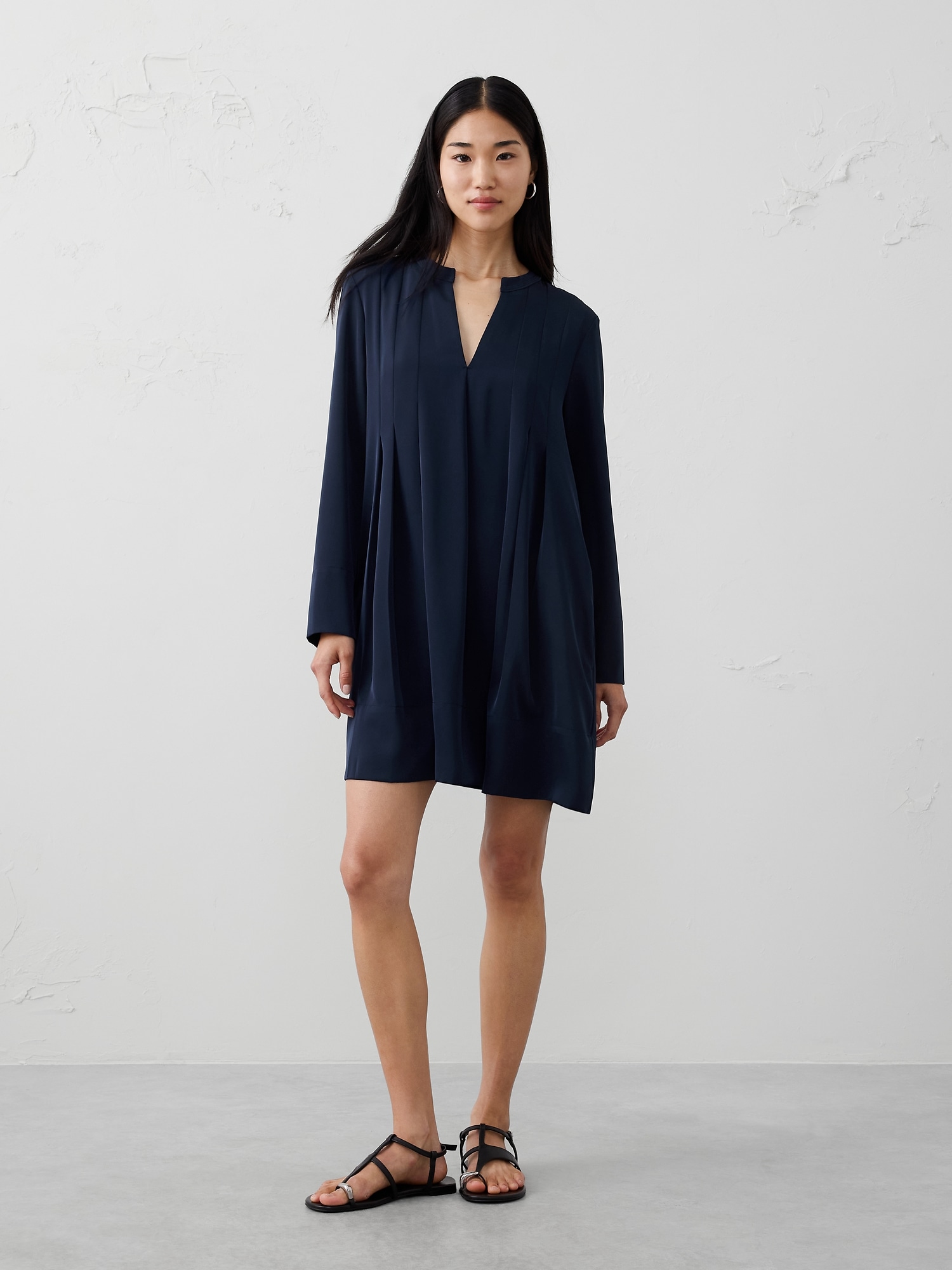 SPLIT-NECK SWING MINI DRESS - Preppy Navy
