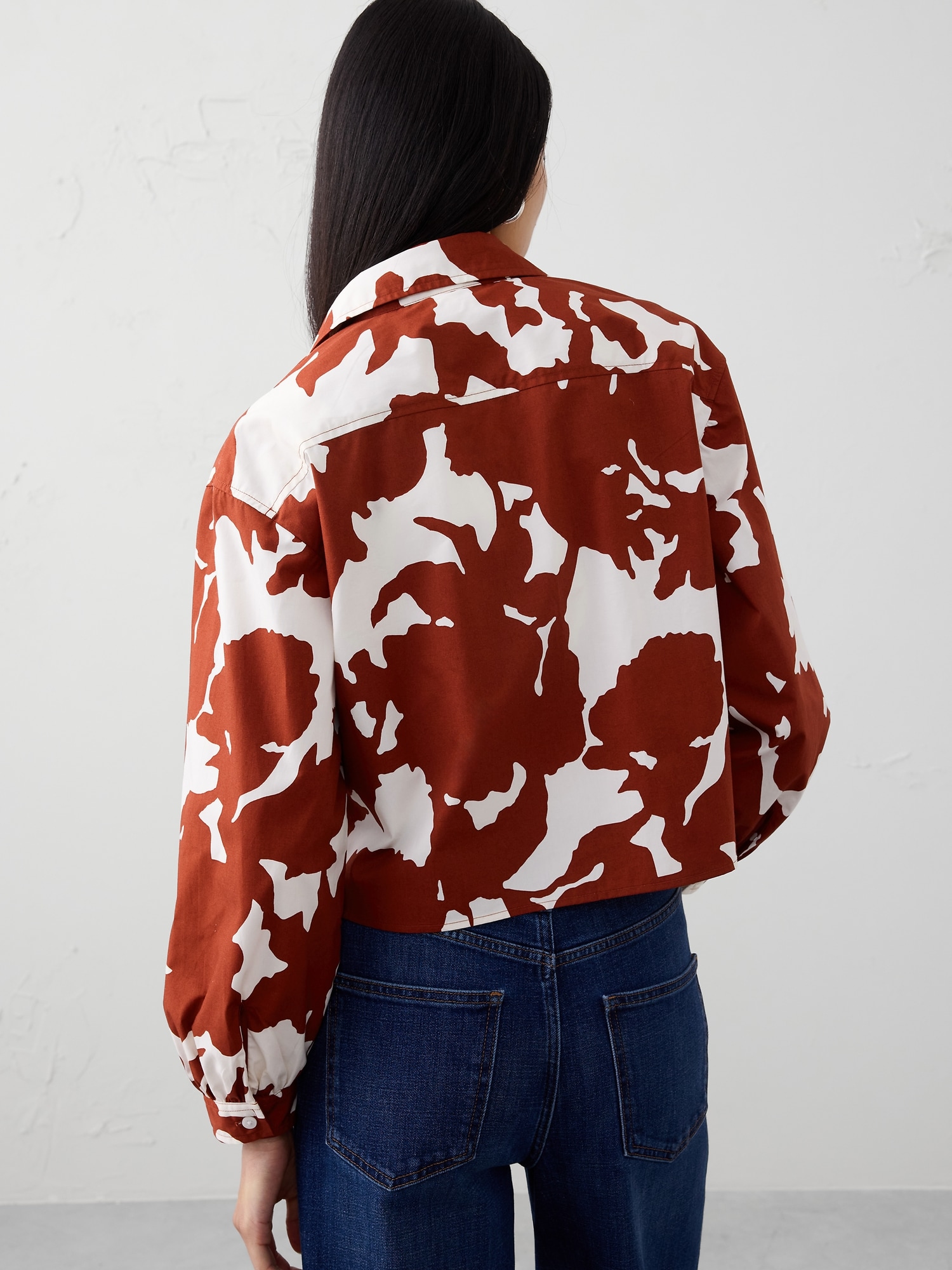 Image number 2 showing, CROPPED DOUBLE POCKET SHIRT