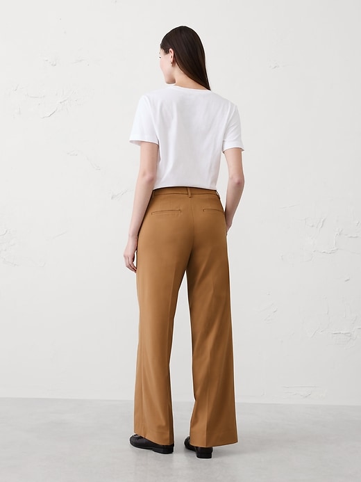 Wide-Leg High-Rise Sculpted Trouser