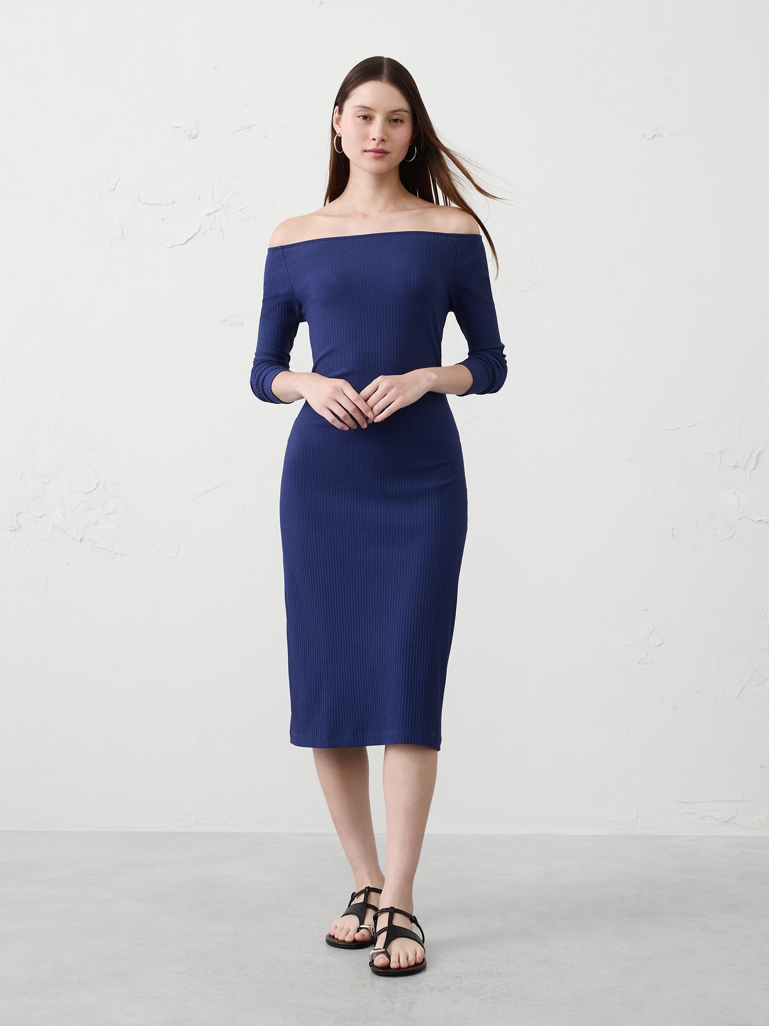 OFF-THE SHOULDER RIBBED MIDI DRESS - Drizzle Blue