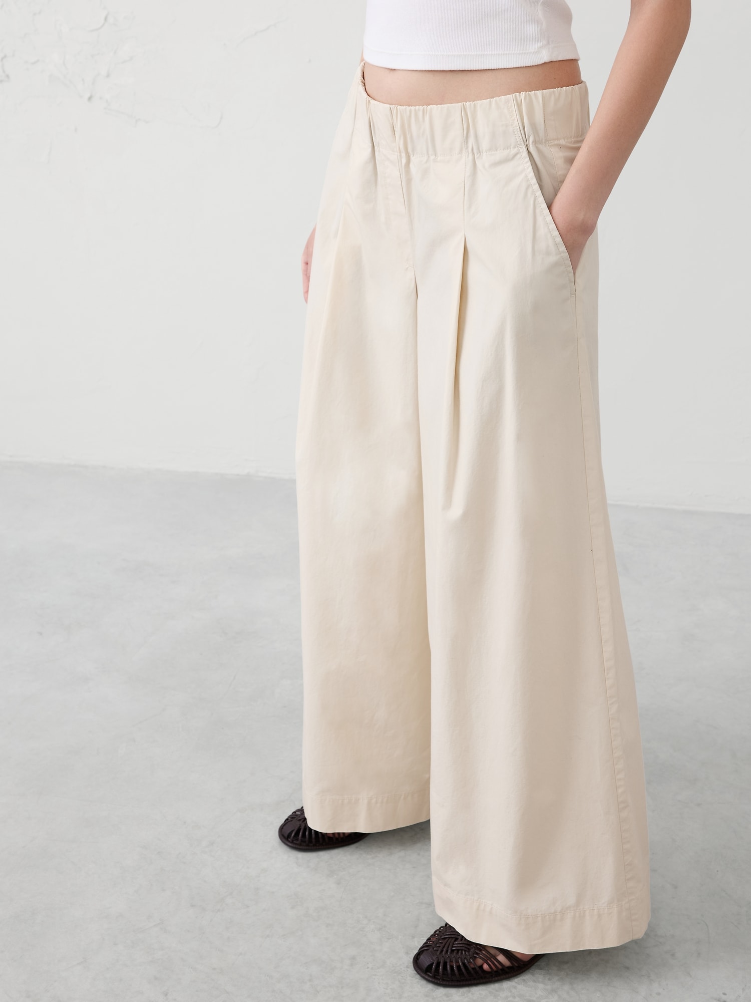 Image number 3 showing, Mid-Rise Poplin Pull-On Pant