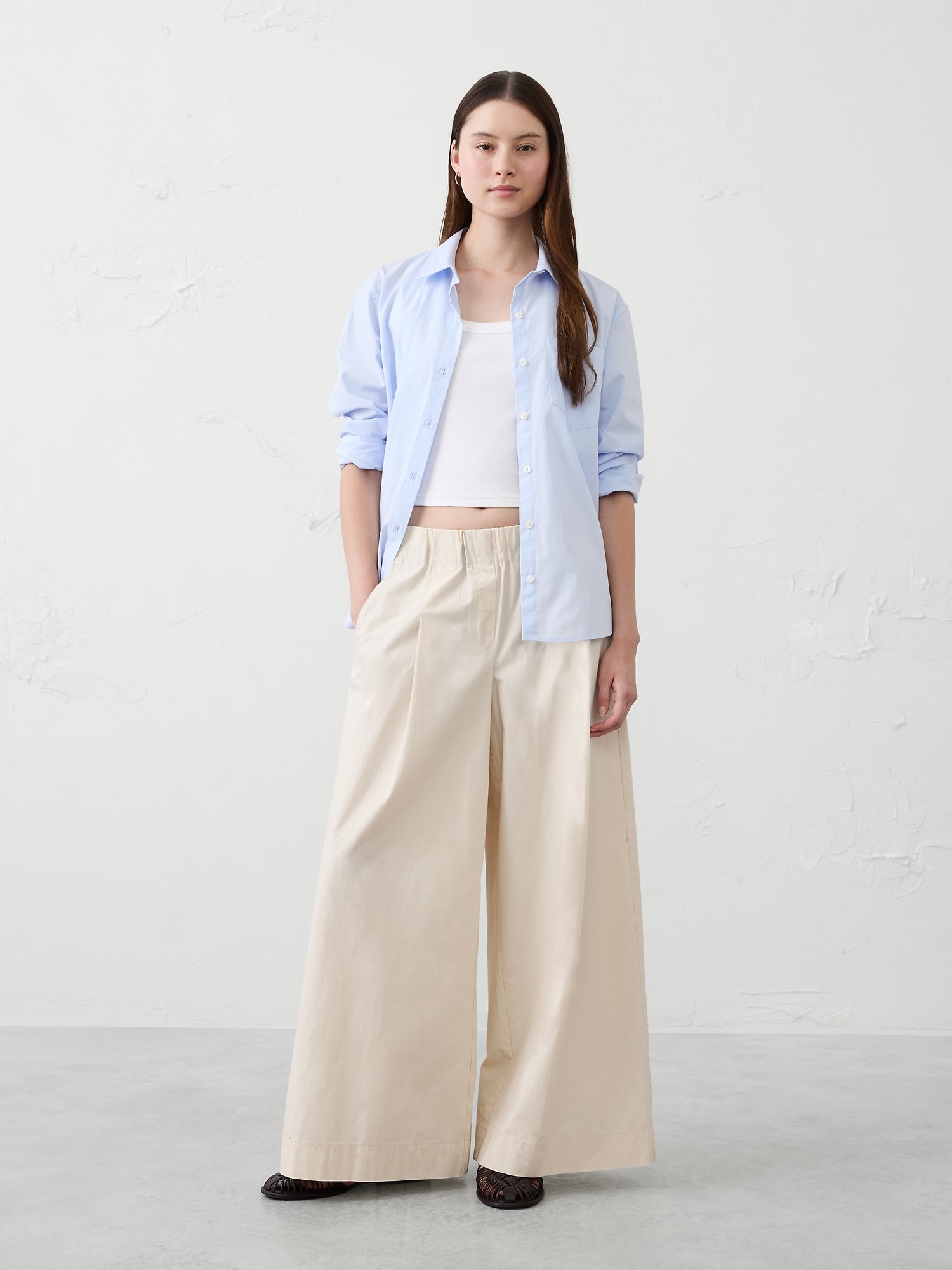 Mid-Rise Poplin Pull-On Pant - Beige