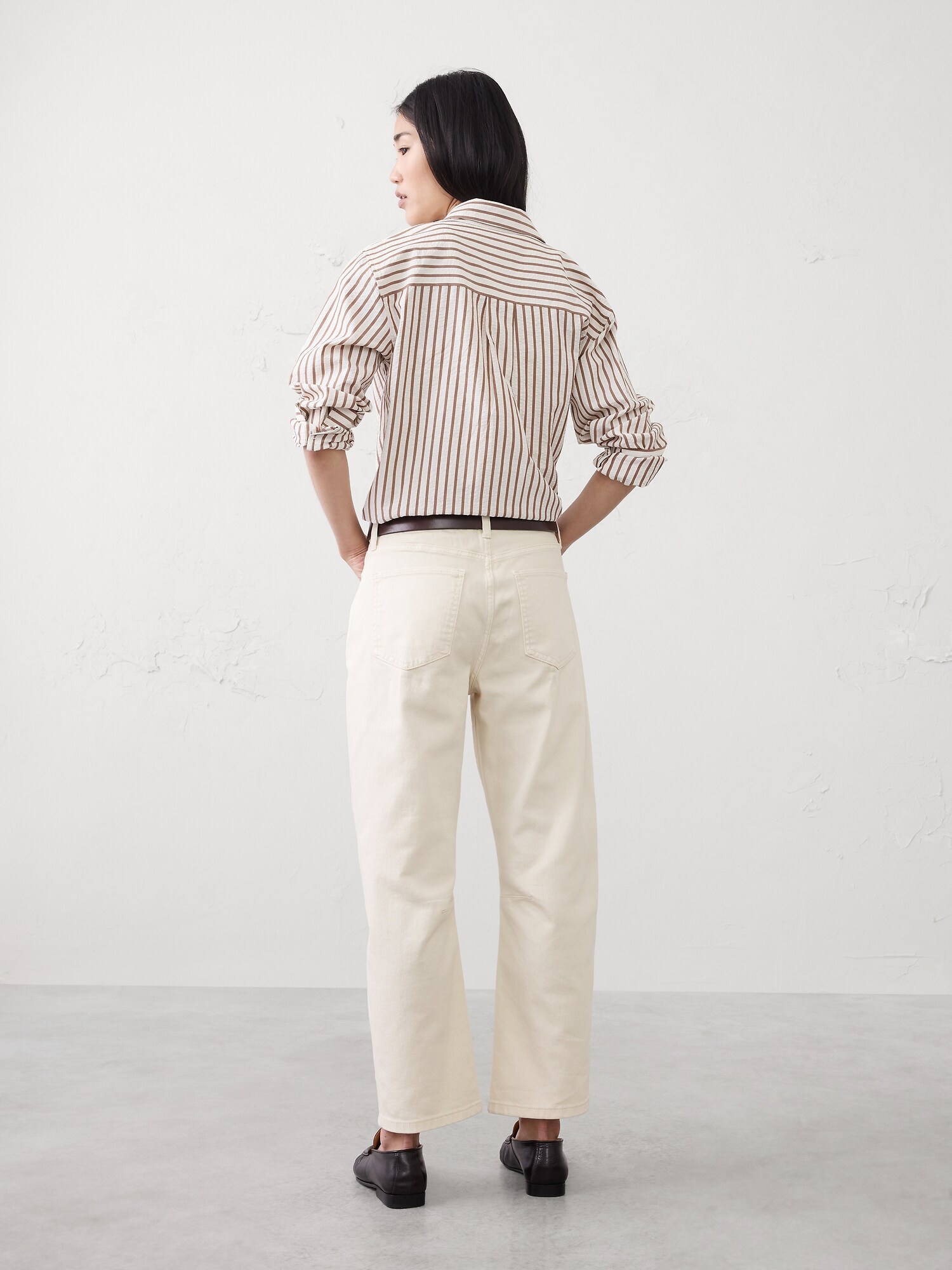 Image number 2 showing, Slim Barrel Mid-Rise Jean