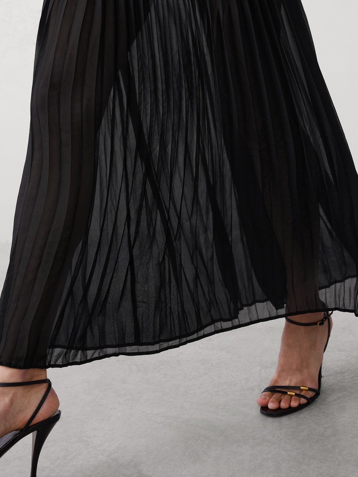 Image number 3 showing, Contrast Drop-Waist Maxi Dress