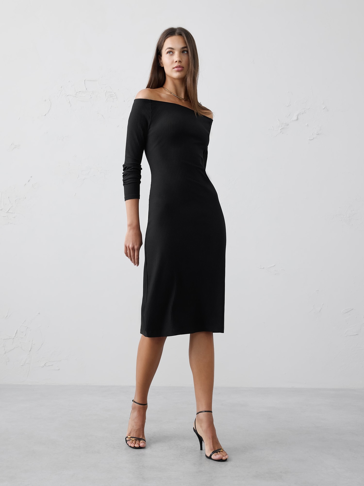 OFF-THE SHOULDER RIBBED MIDI DRESS - Black