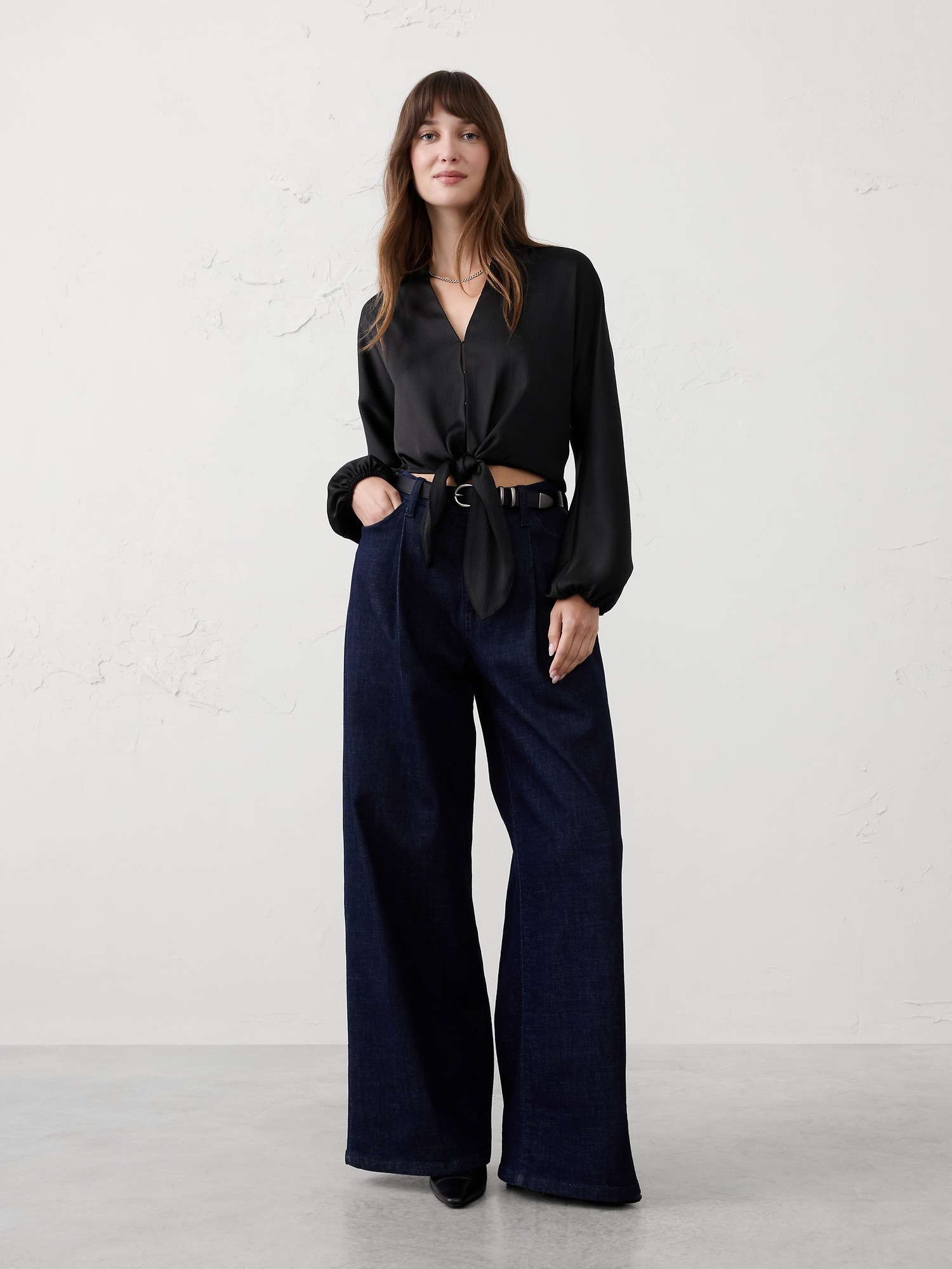 Silky Bubble-Sleeve Top - Black