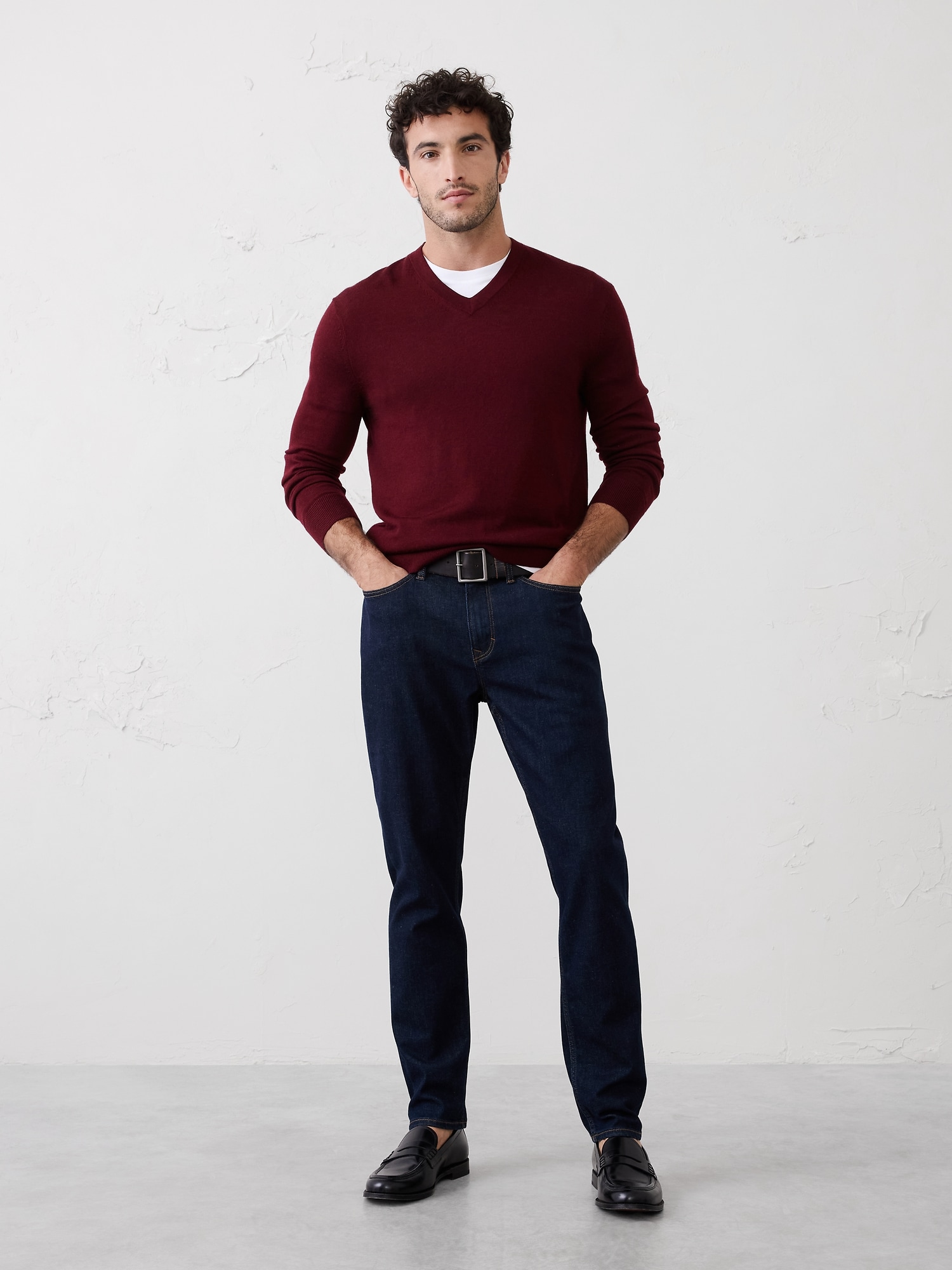 MERINO WOOL V-NECK SWEATER - Burgundy