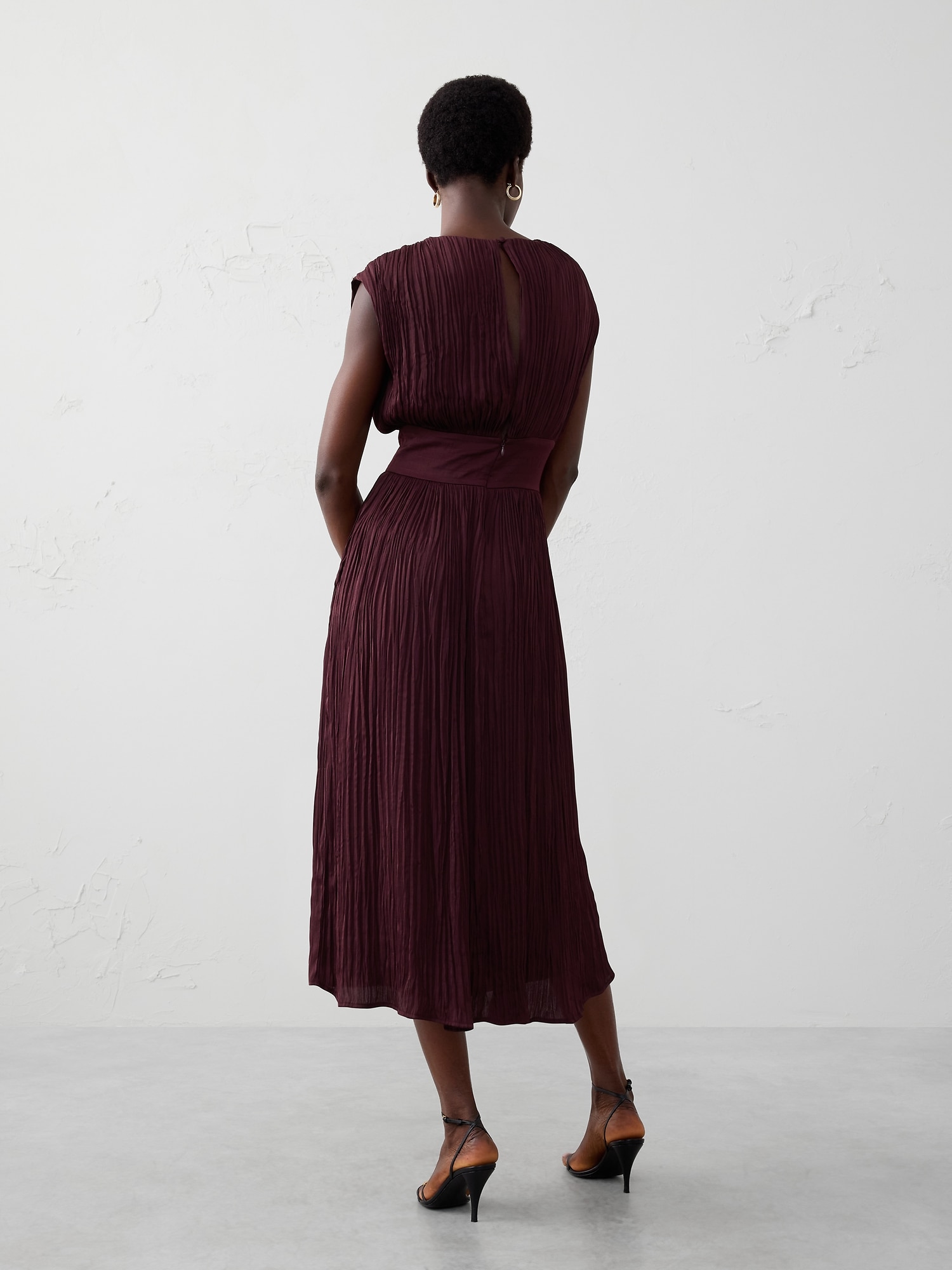 Image number 2 showing, Cap-Sleeve Midi Dress