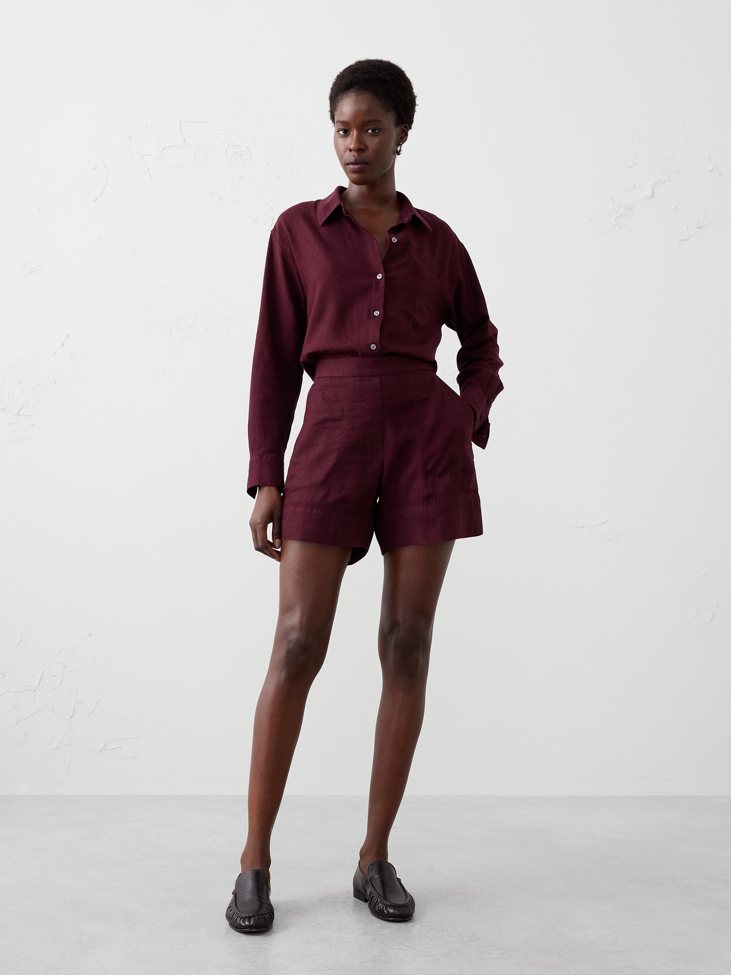 High-Rise Linen-Blend Pull-On Short - Vino Rosso