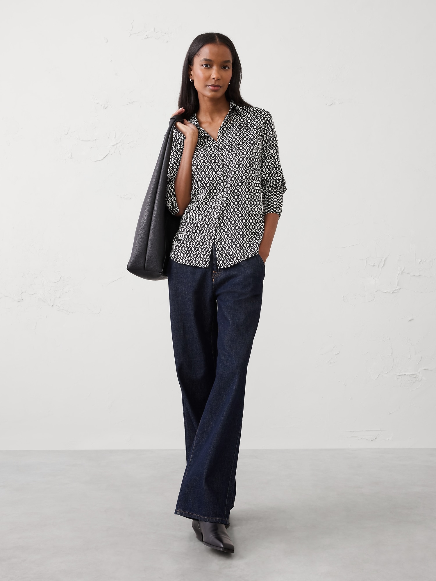 Silky Classic Shirt - Black Geo
