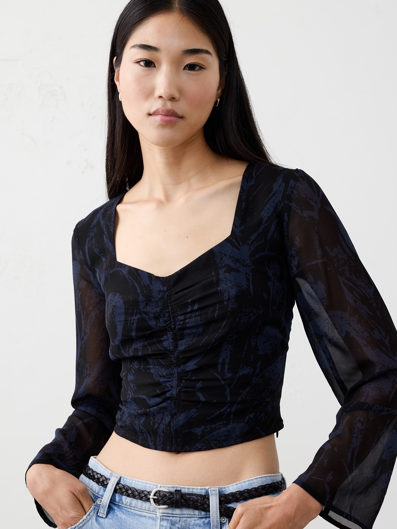 Image number 3 showing, Cropped Shirred Sweetheart-Neck Top