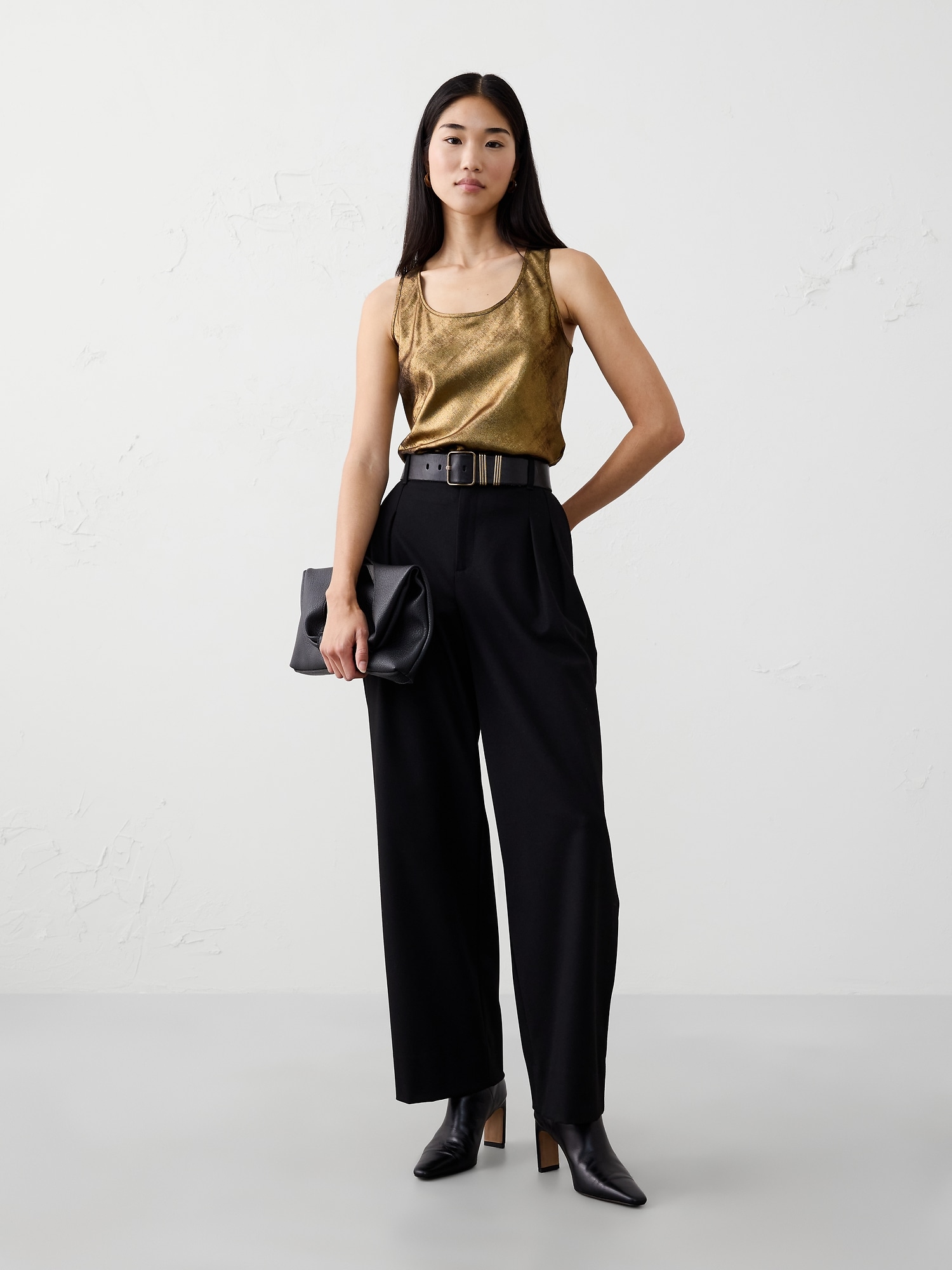 Image number 1 showing, Metallic Scoop-Neck Tank