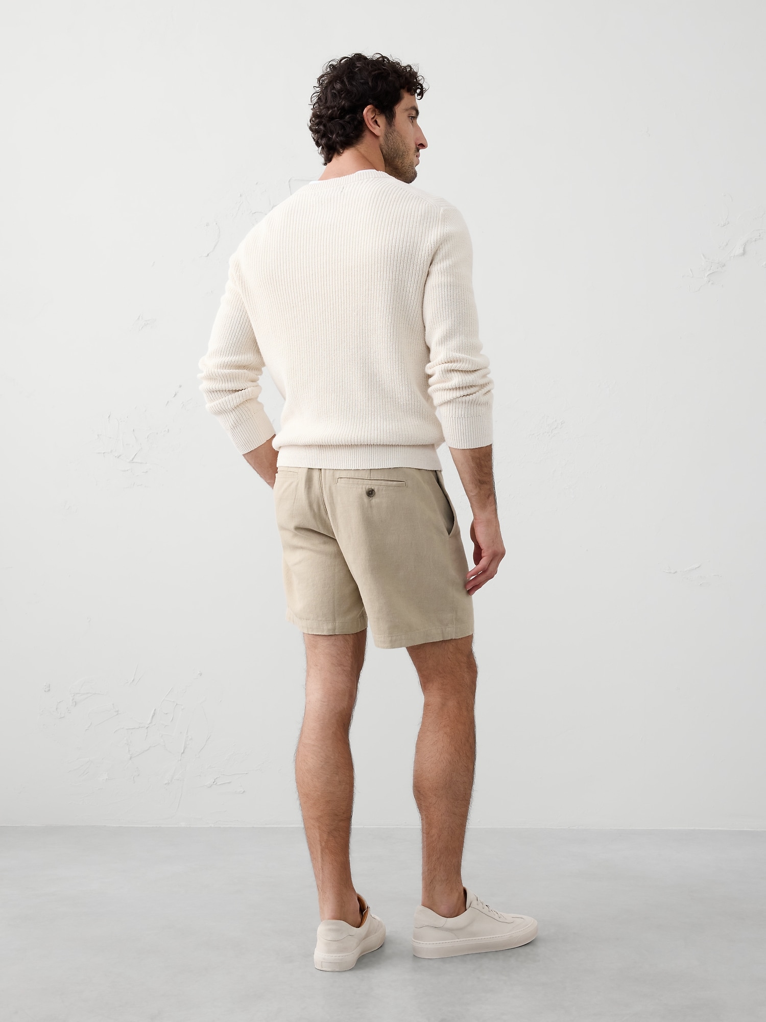 Image number 2 showing, Slim-Fit 7" Linen-Blend Short