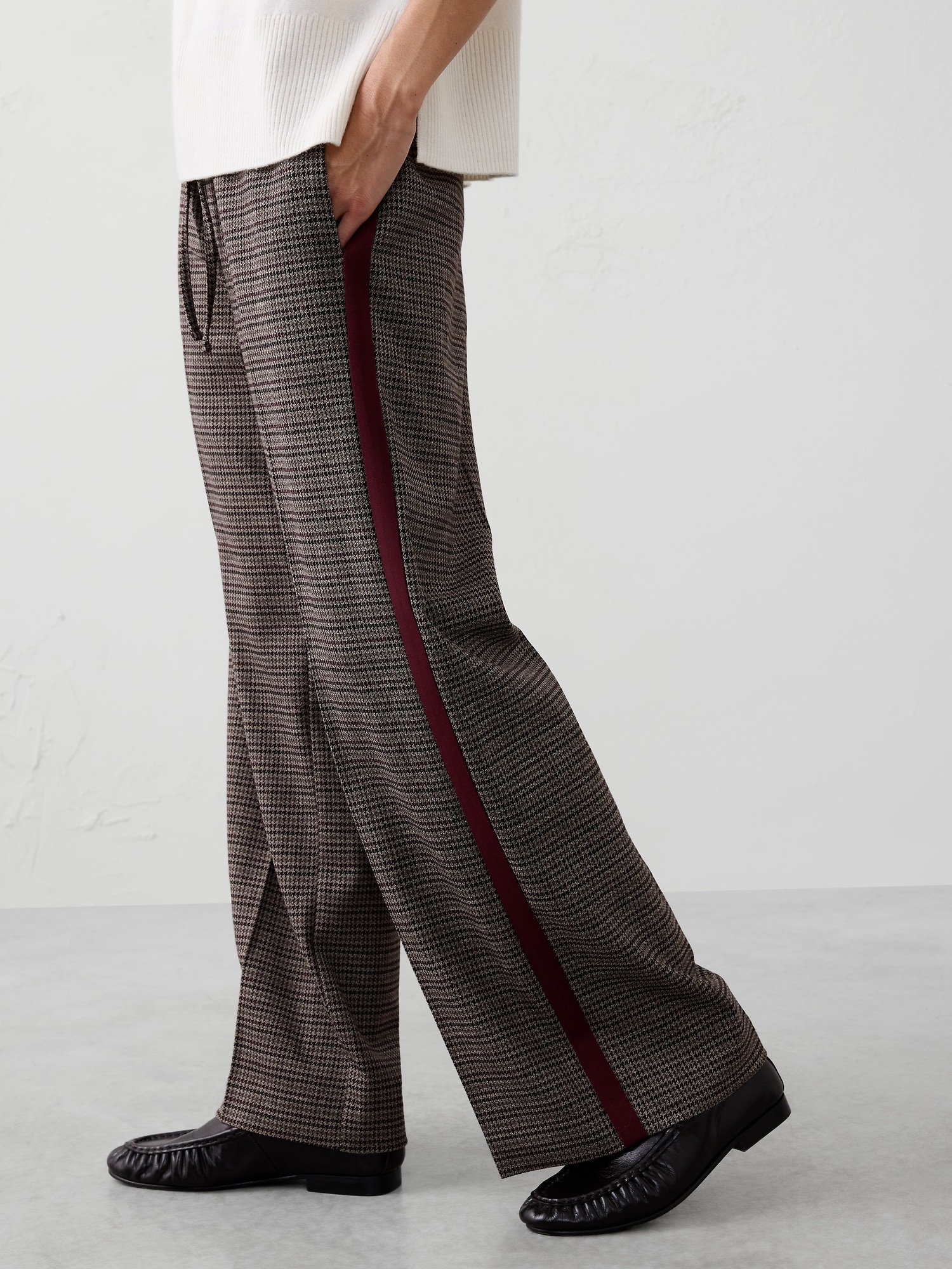 Image number 3 showing, Straight Mid-Rise Pull-On Pant